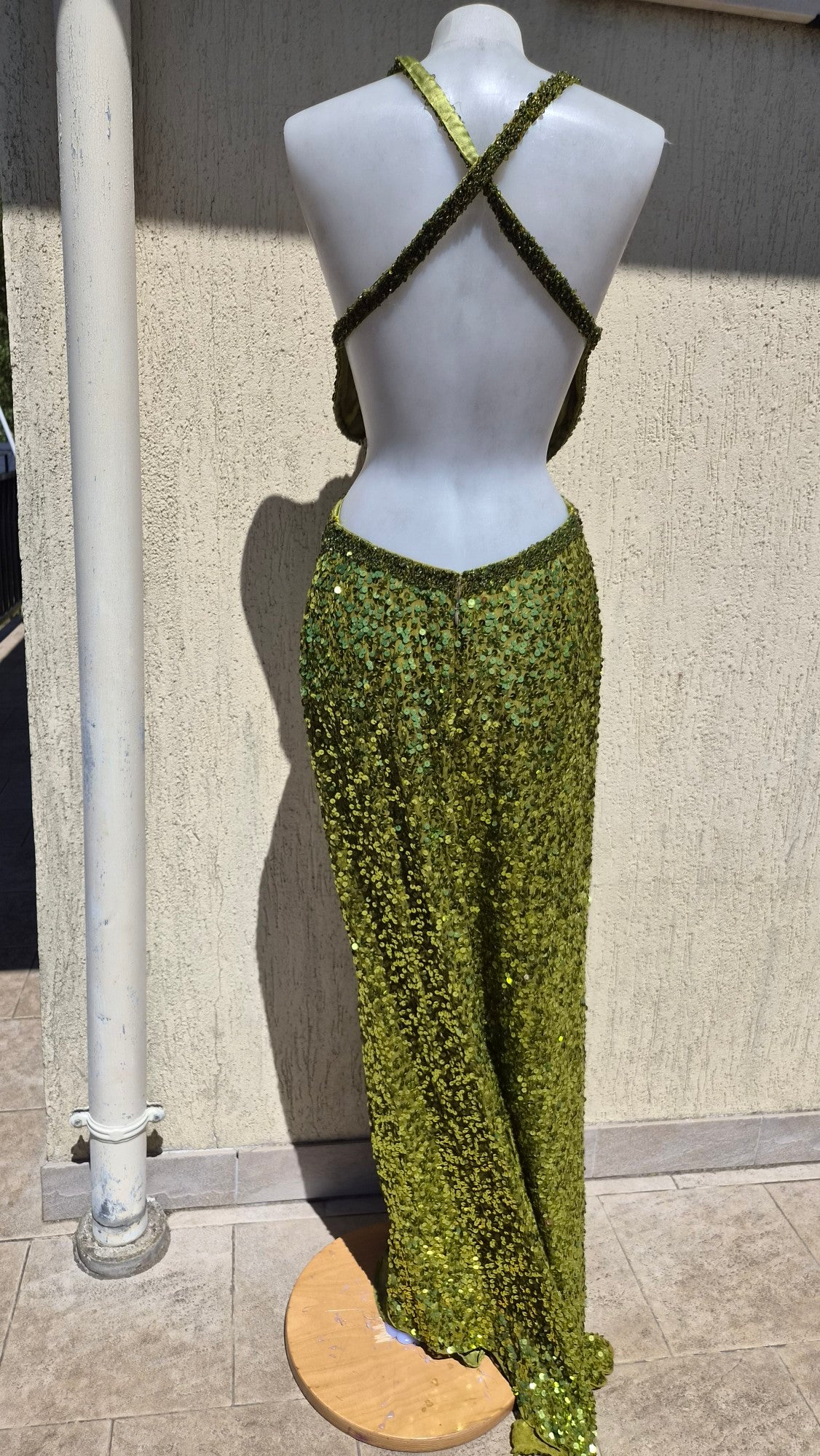 Robe verte brodée