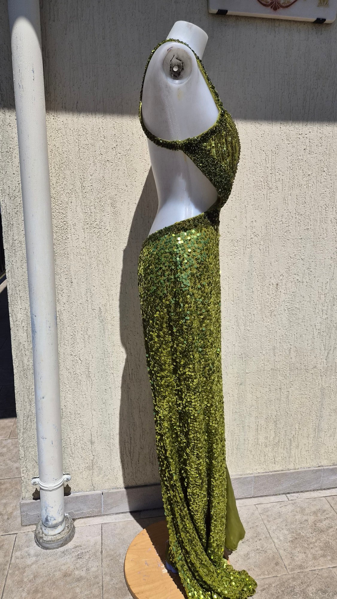 Robe verte brodée