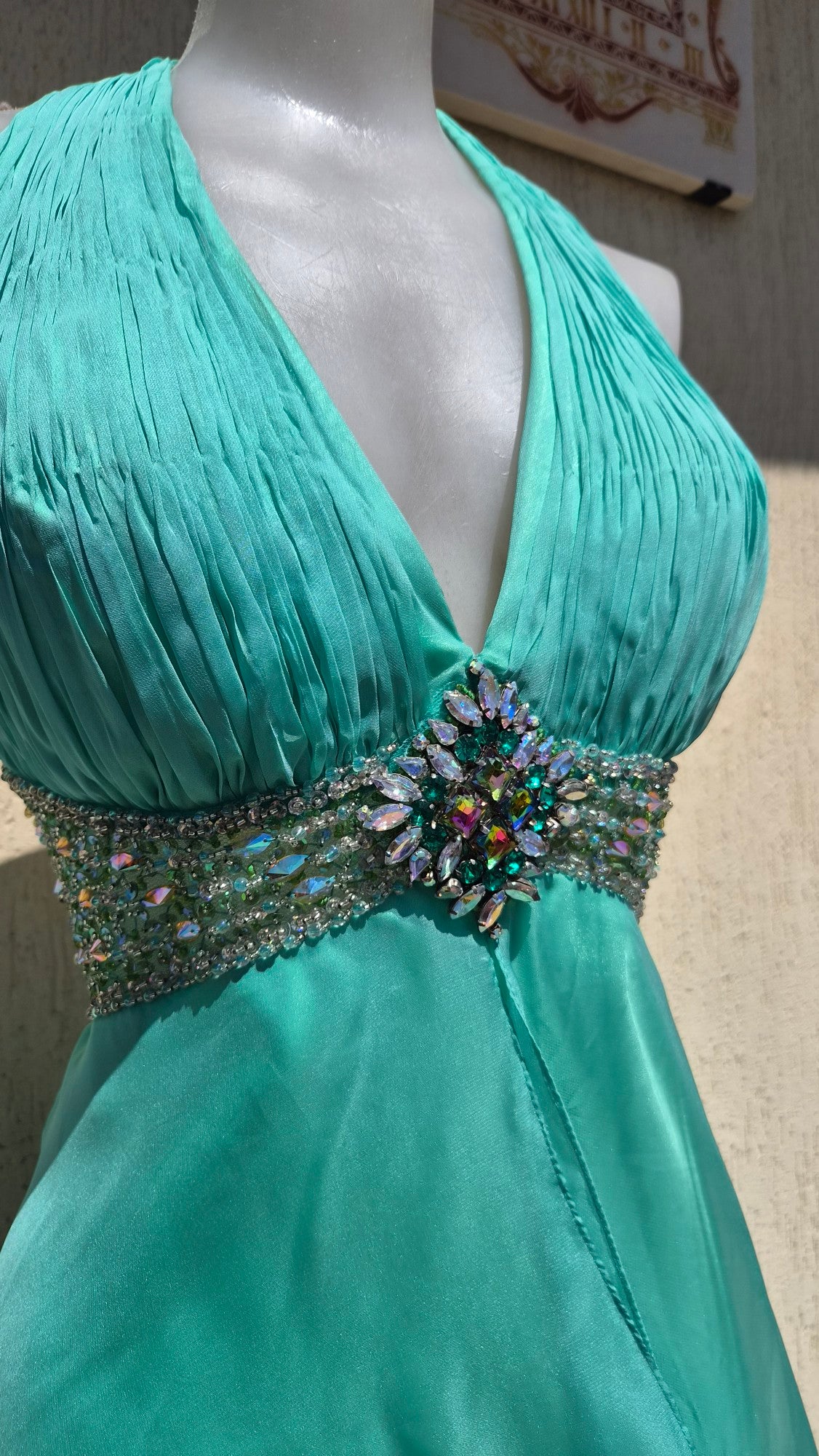 Robe bleu vert détails brodés