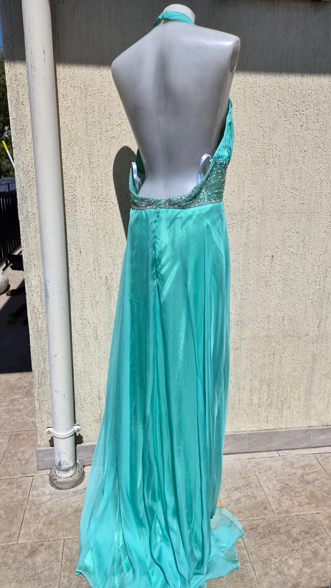 Robe bleu vert détails brodés