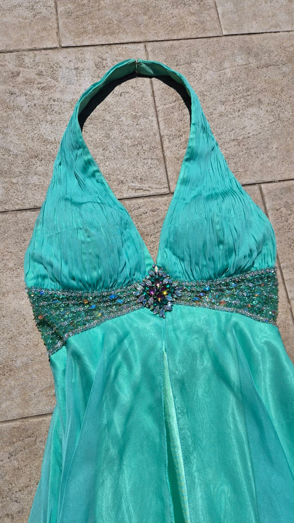 Robe bleu vert détails brodés