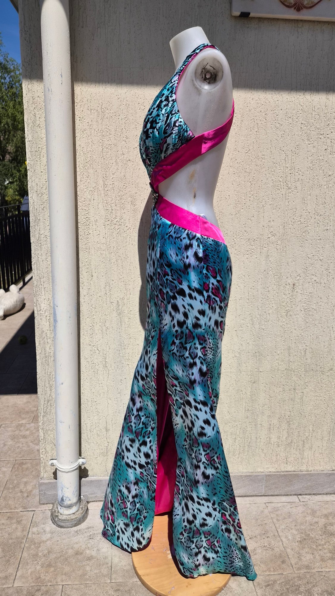 Robe léopard bleue dos nu échancré