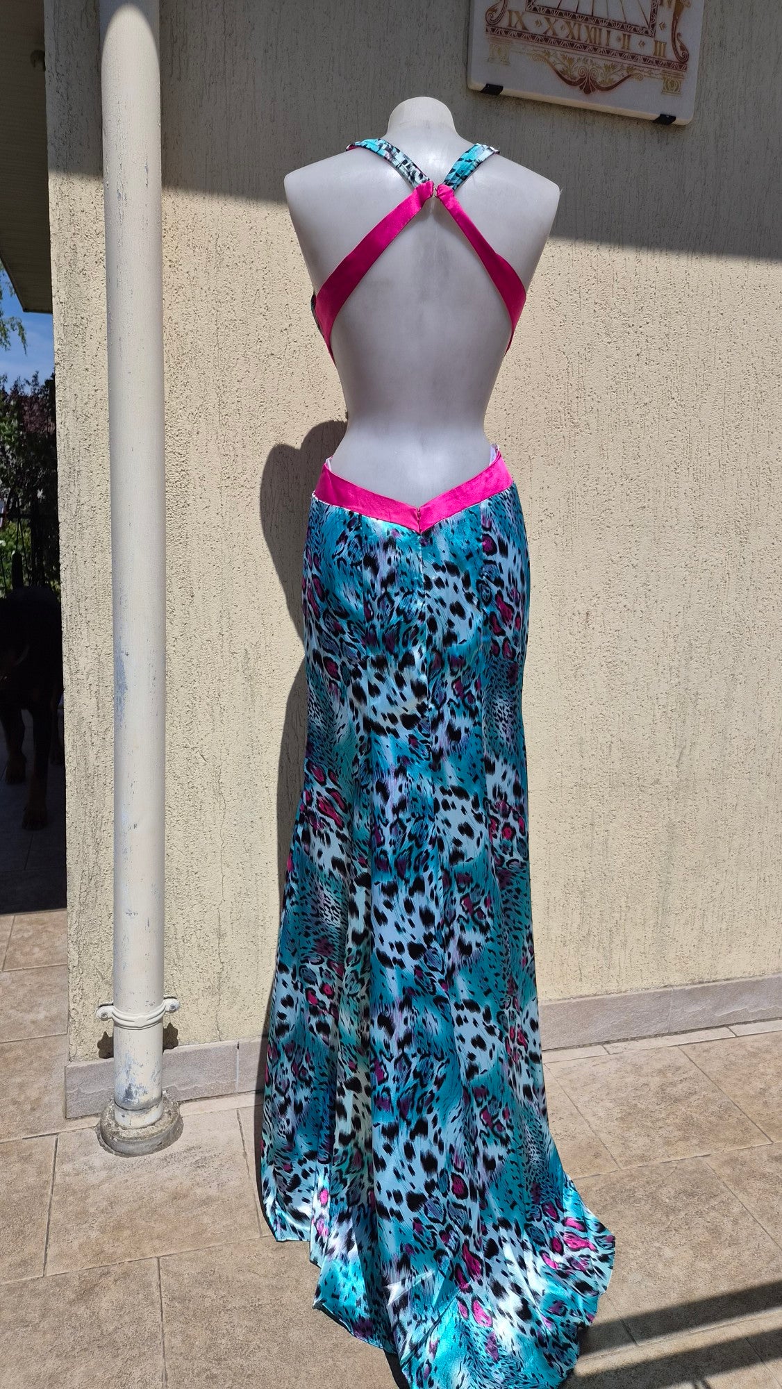 Robe léopard bleue dos nu échancré