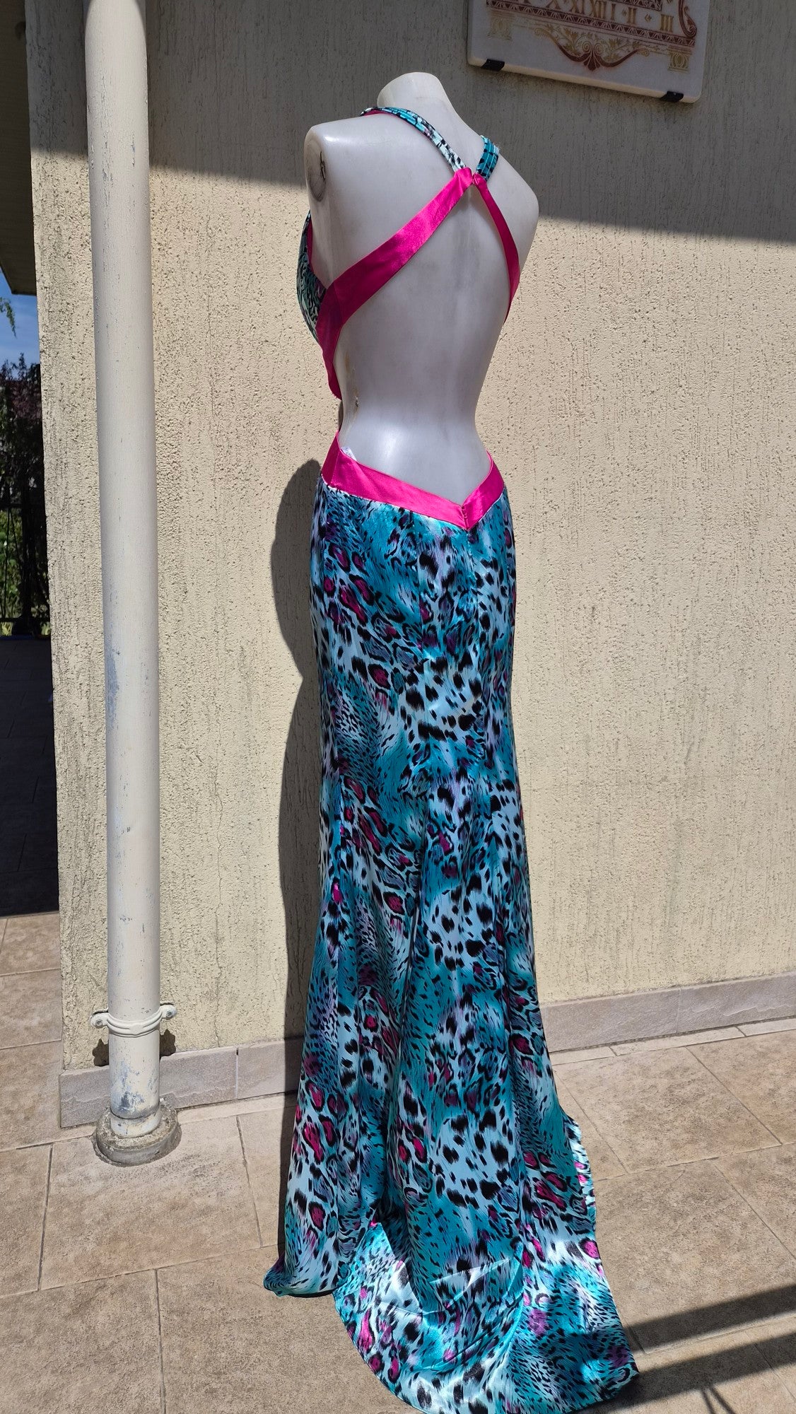 Robe léopard bleue dos nu échancré