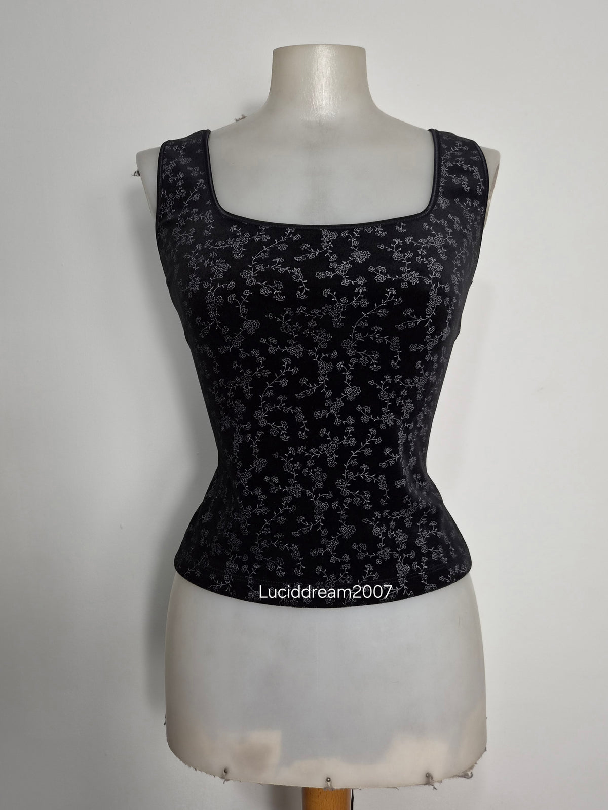 Haut motif velours dos lacé