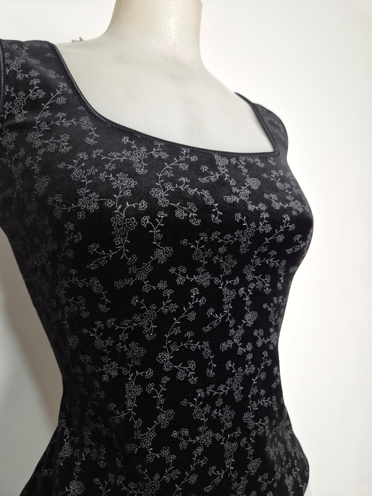 Haut motif velours dos lacé
