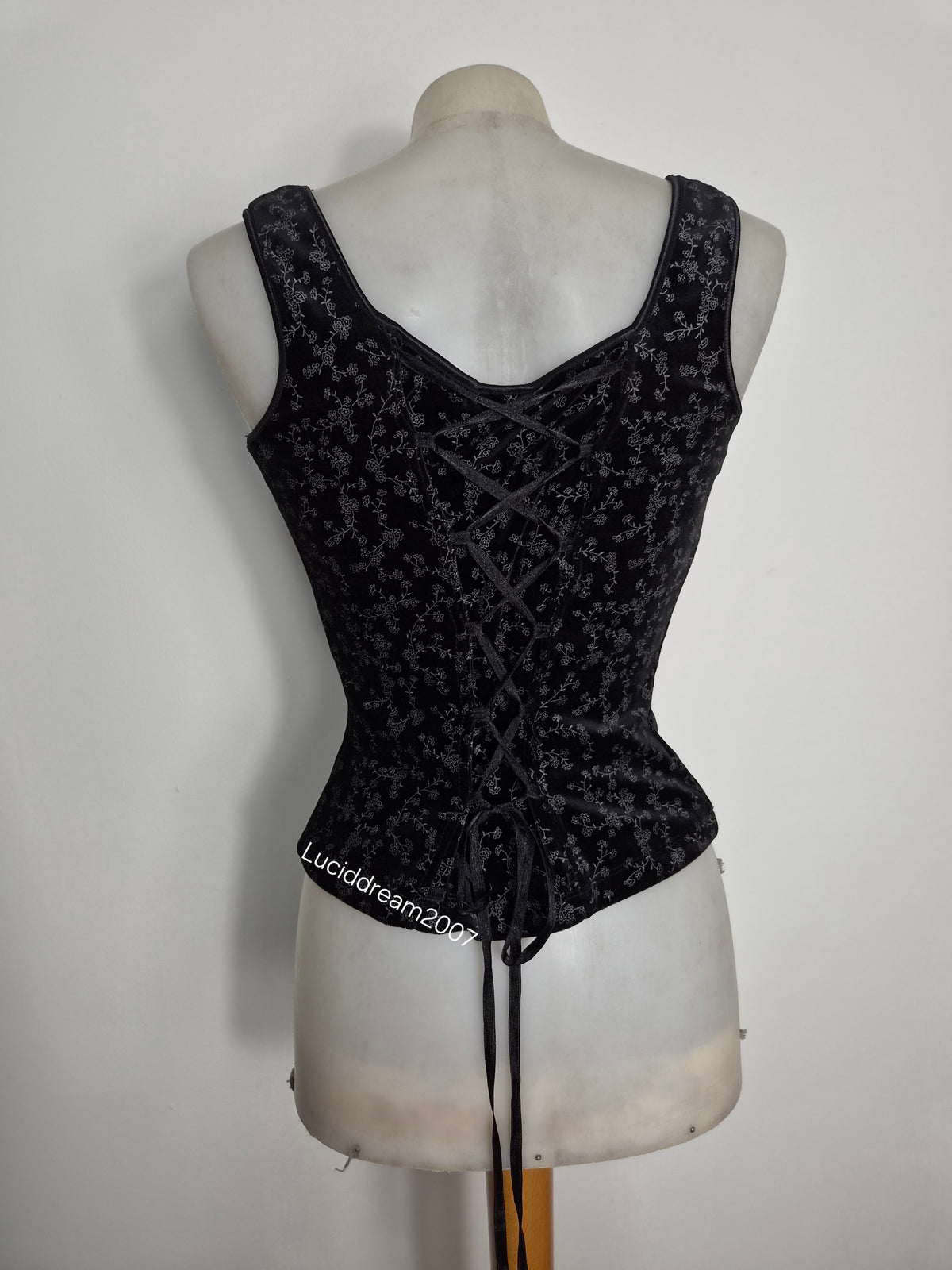 Haut motif velours dos lacé