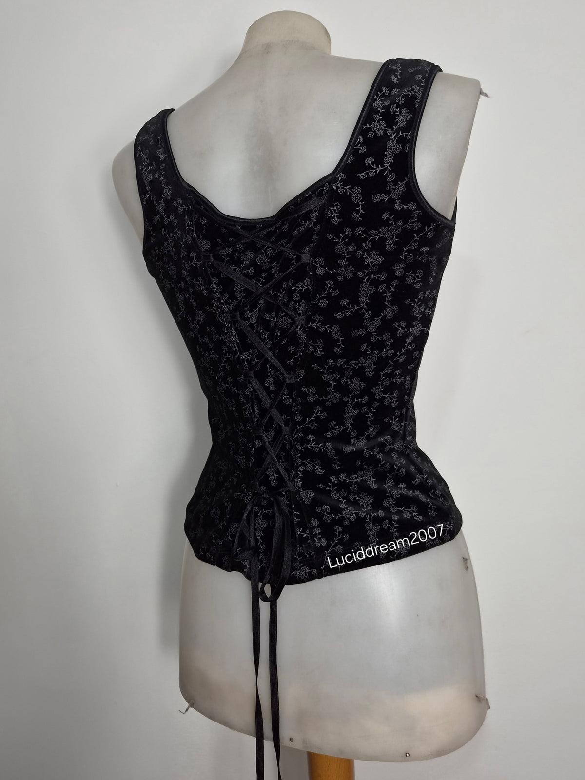 Haut motif velours dos lacé