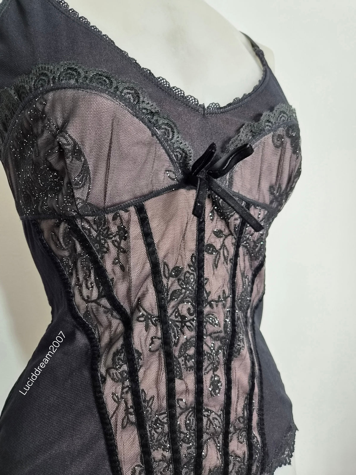 Haut en voile motif corset
