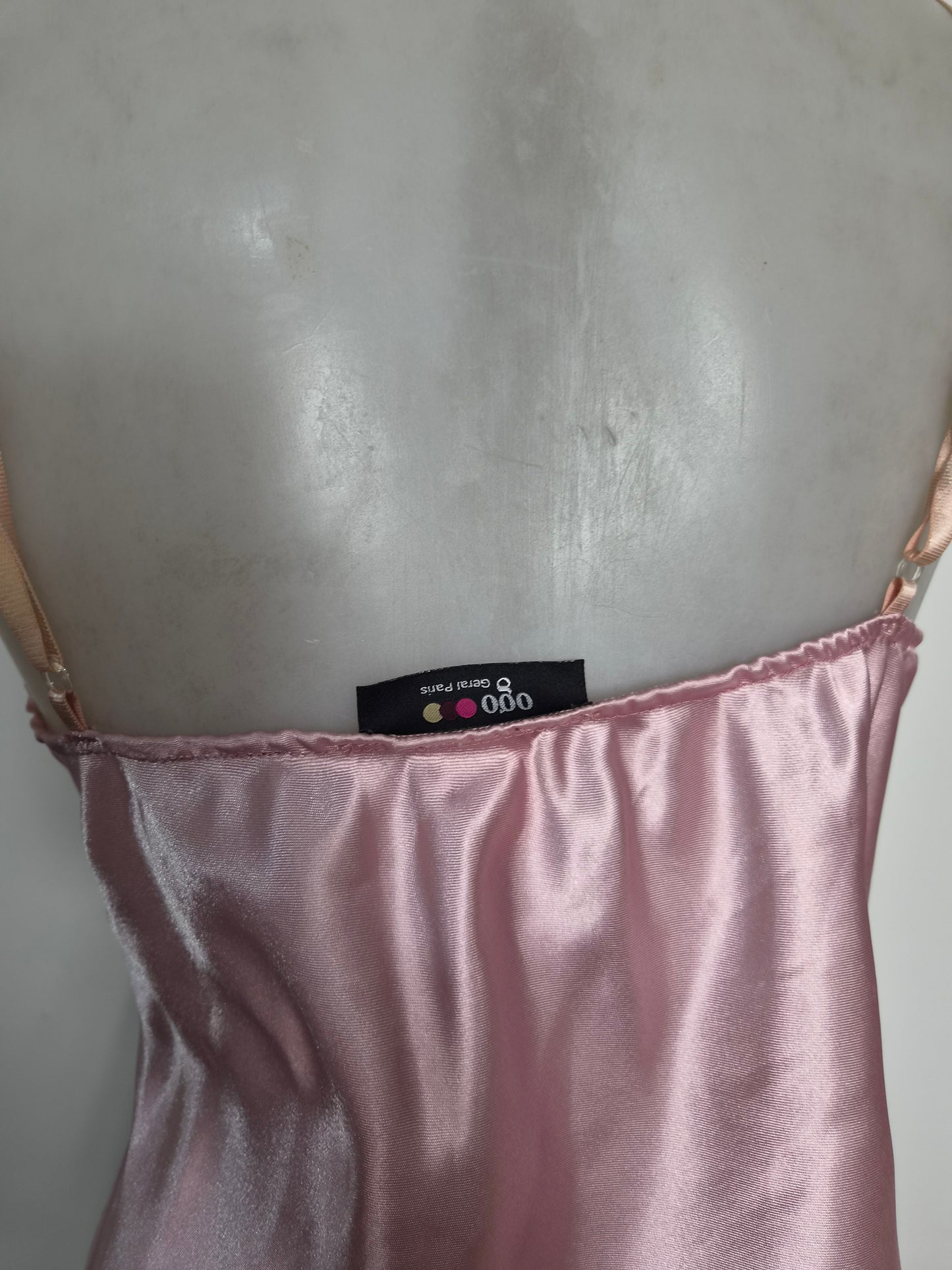 Haut asymétrique à volants rose