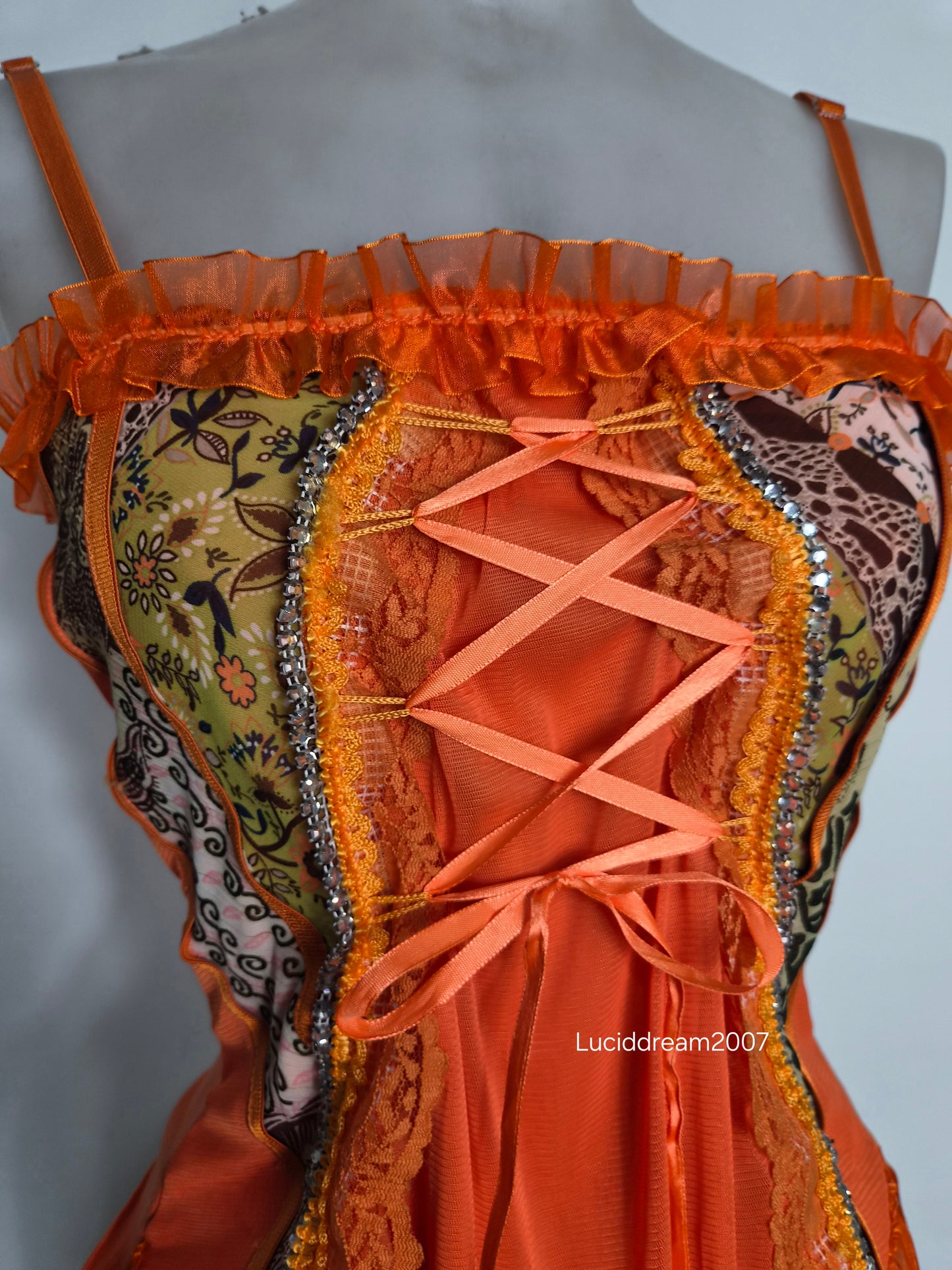 Haut asymétrique à laçage orange