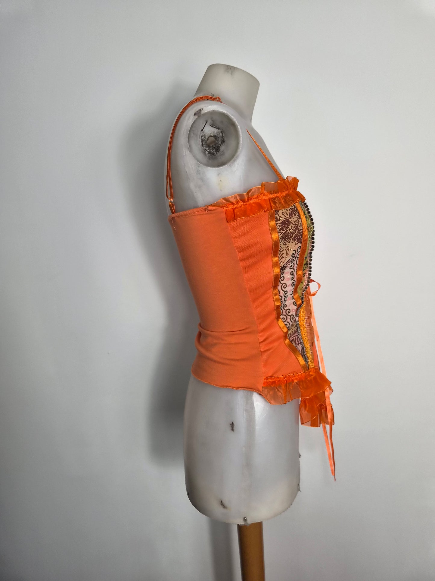 Haut asymétrique à laçage orange