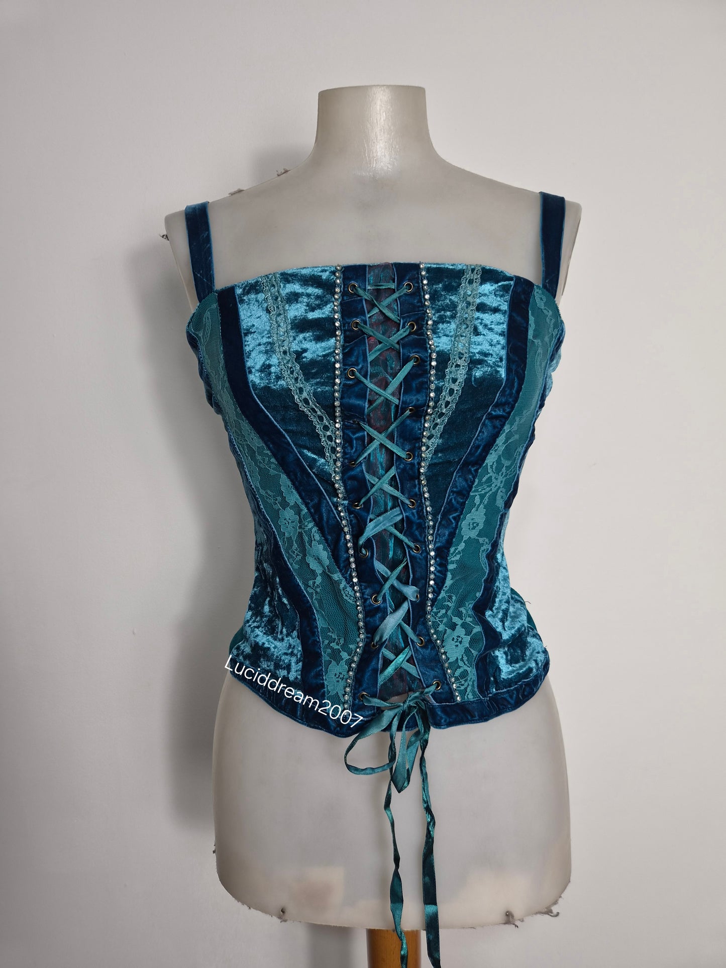 Haut bleu velours et laçage