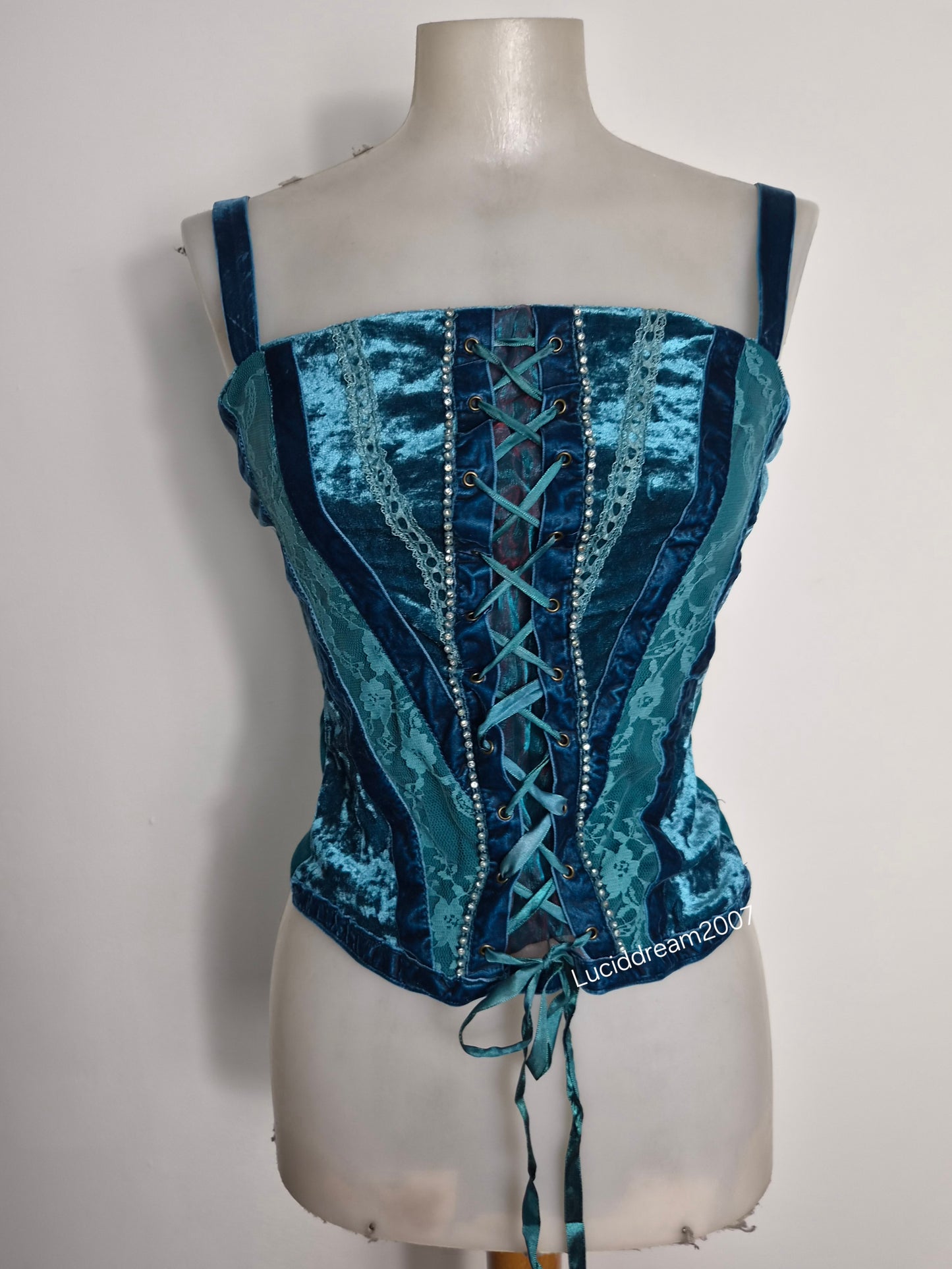 Haut bleu velours et laçage