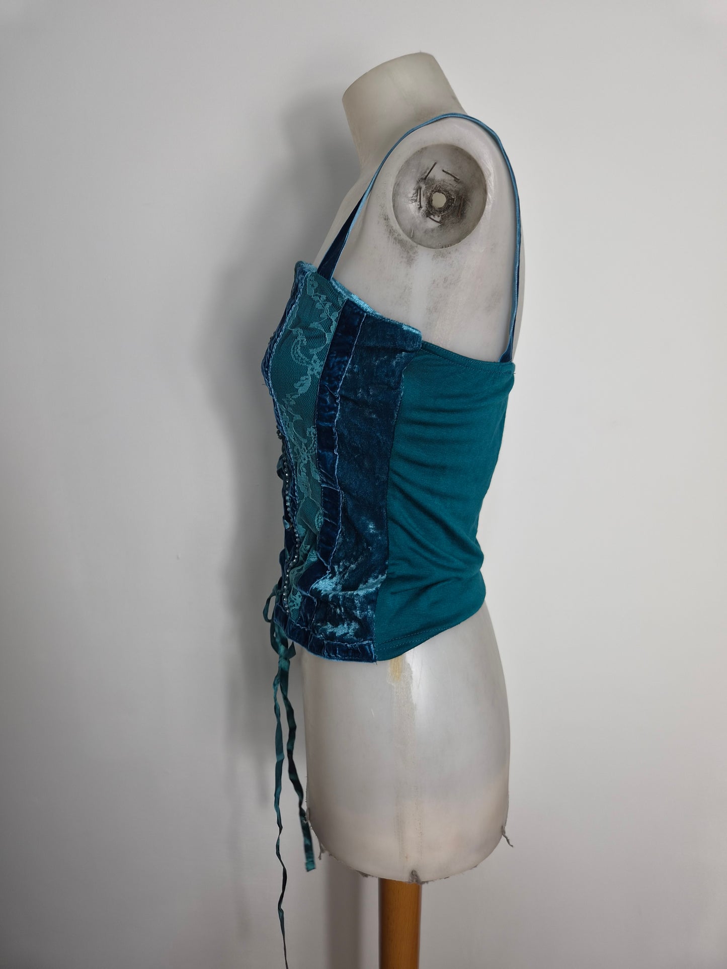 Haut bleu velours et laçage
