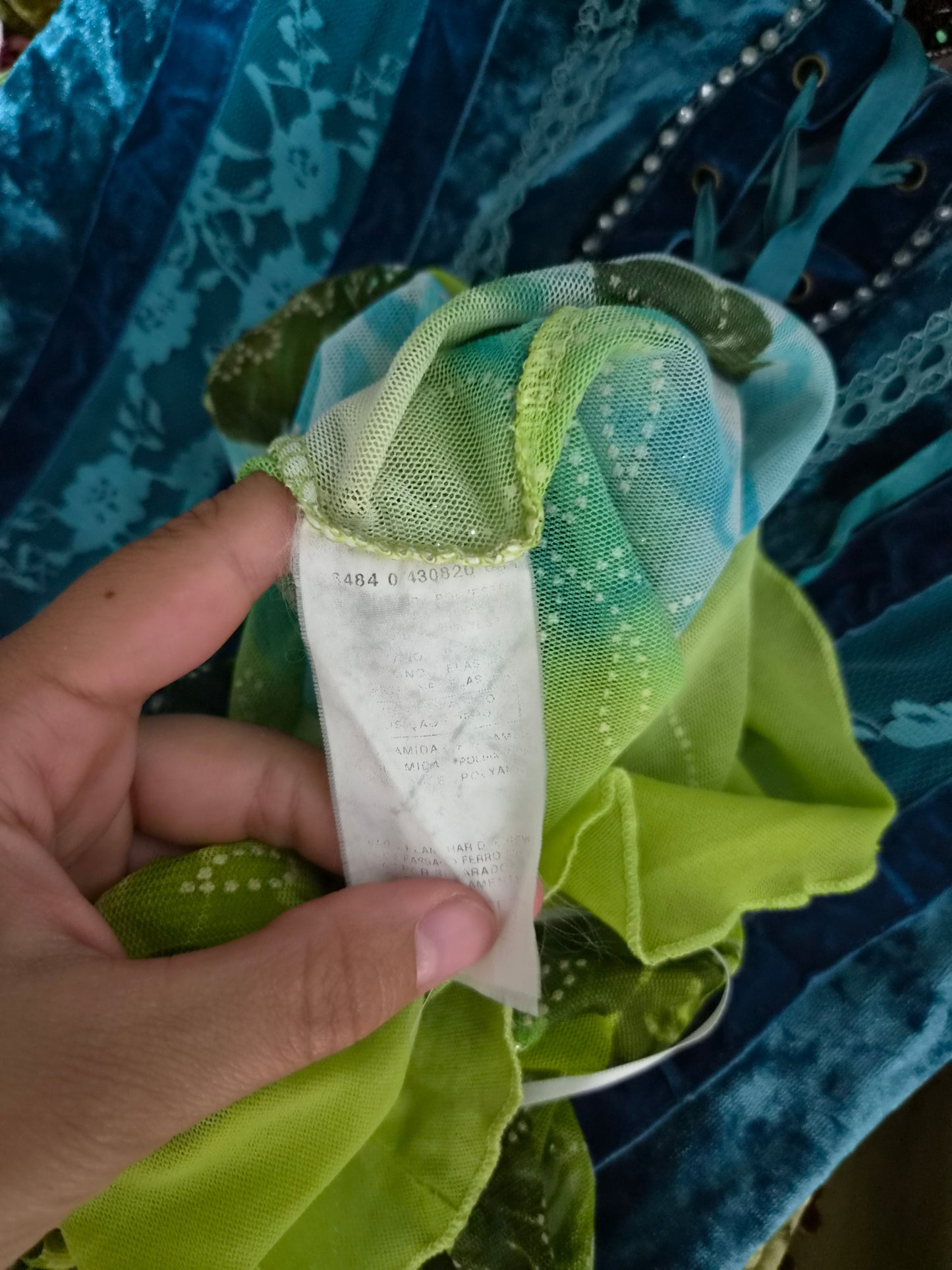 Haut strapless asymétrique bleu et vert