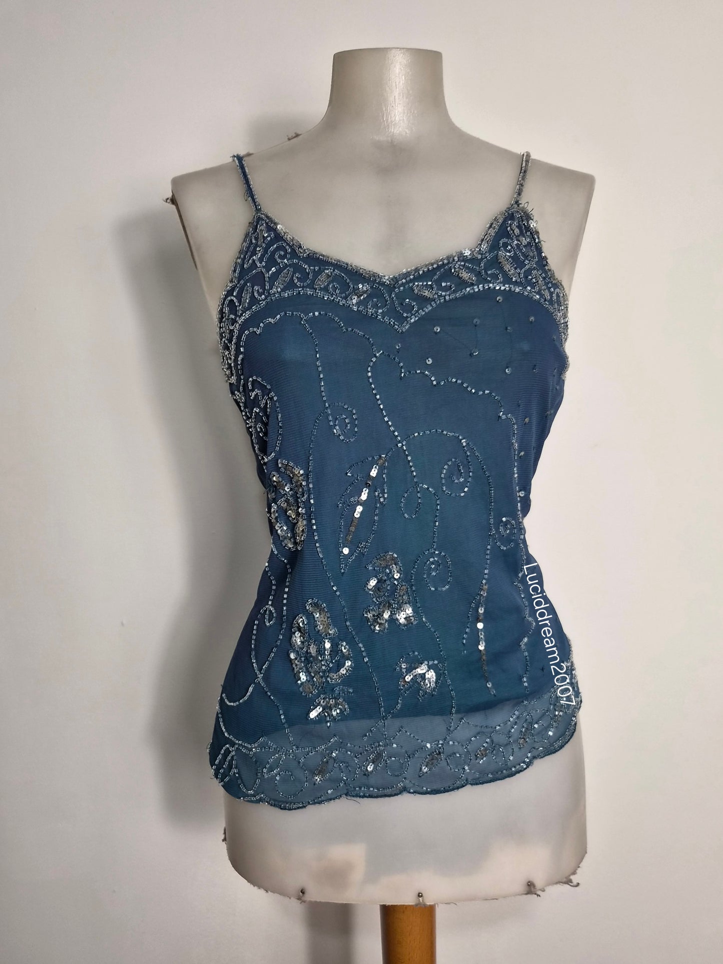 Haut bleu gris en voile brodé