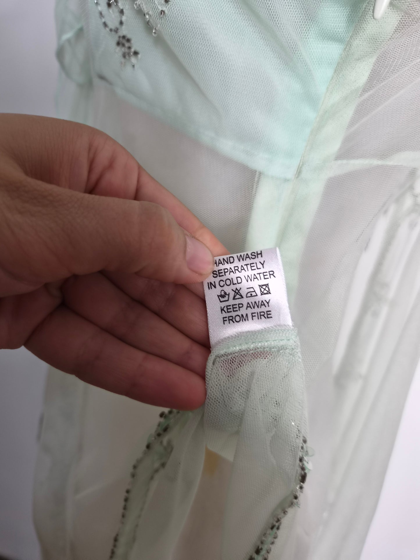 Haut en voile asymétrique brodé bleu