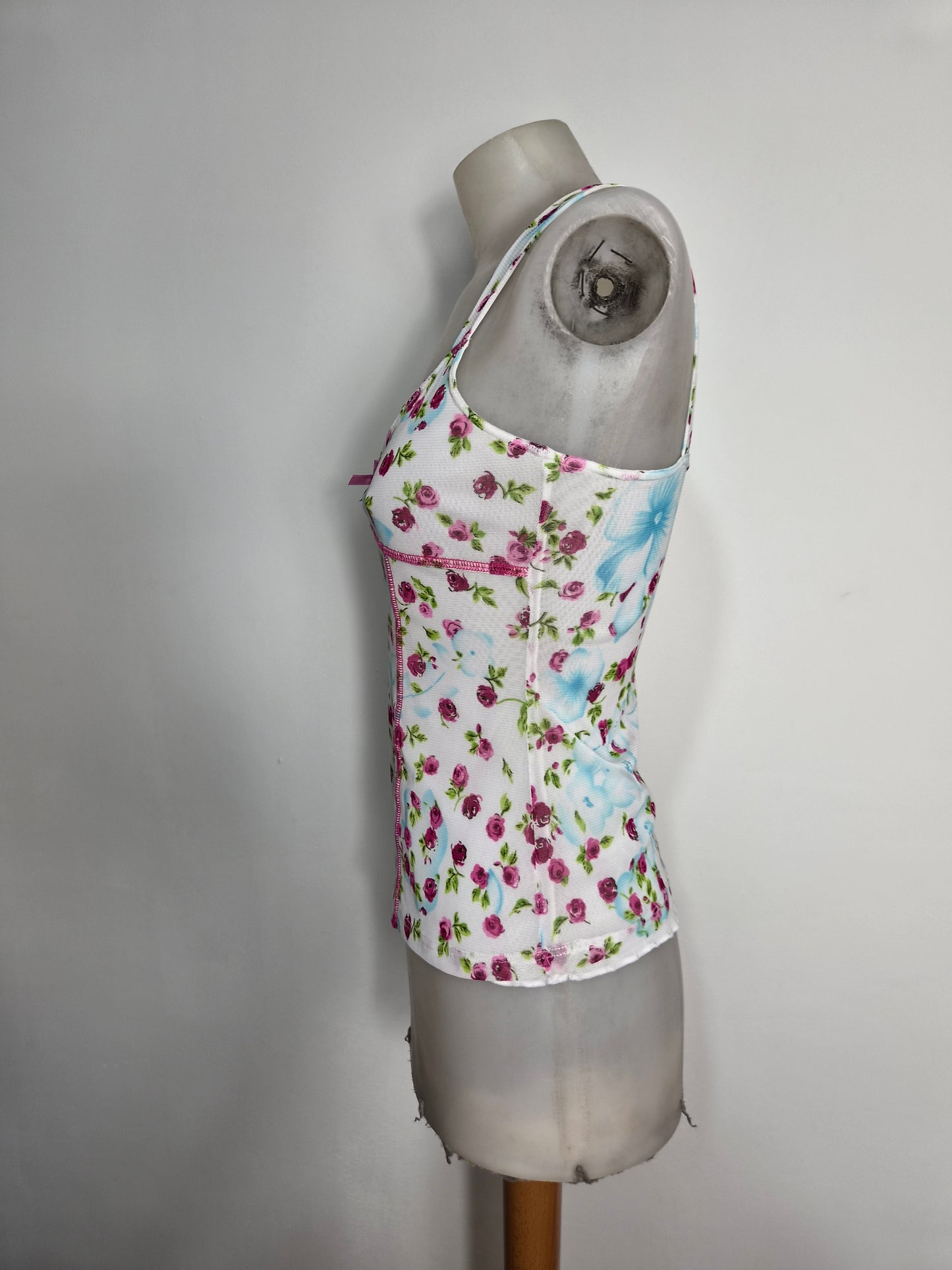 Haut en voile fleuri