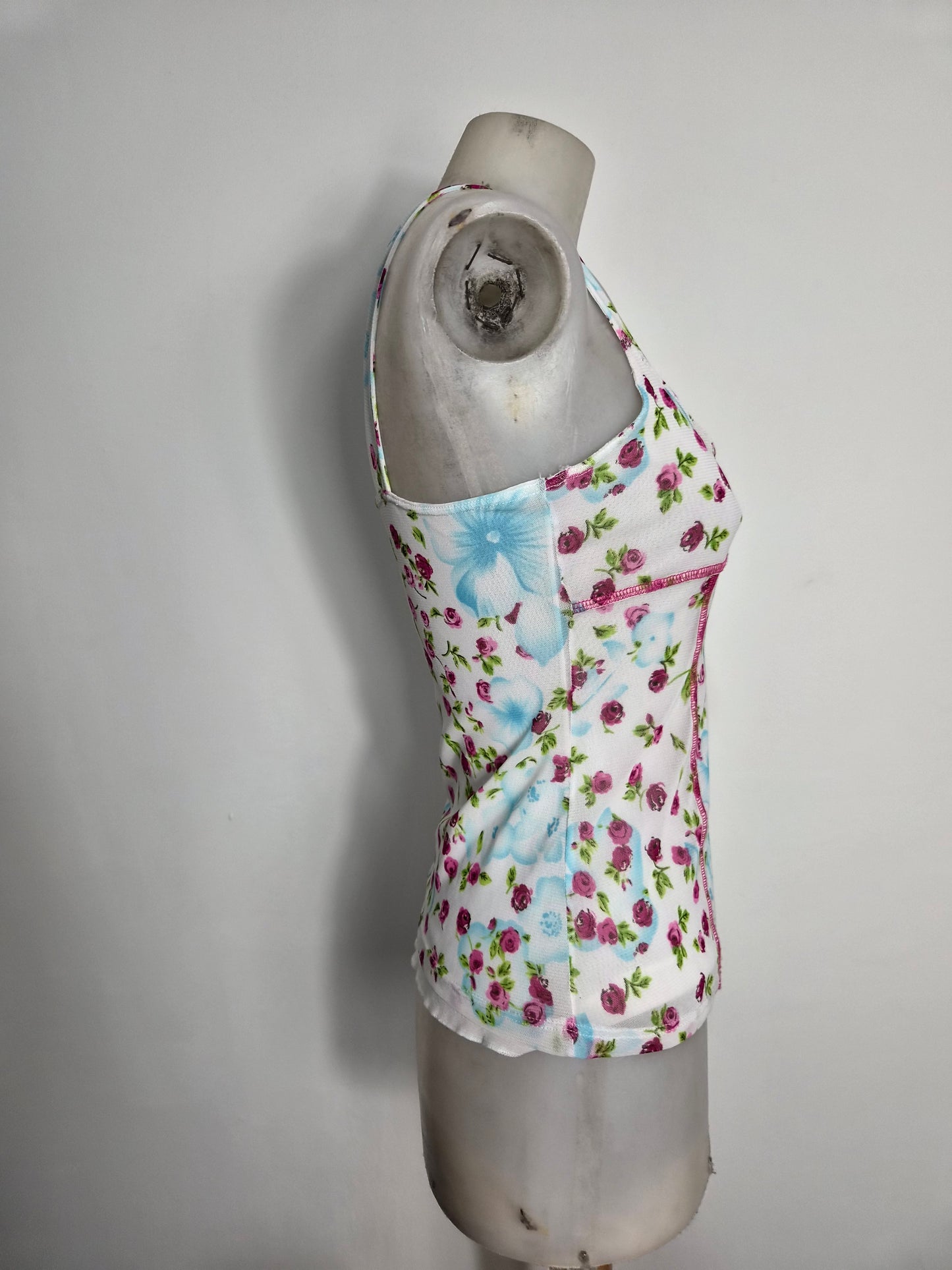 Haut en voile fleuri