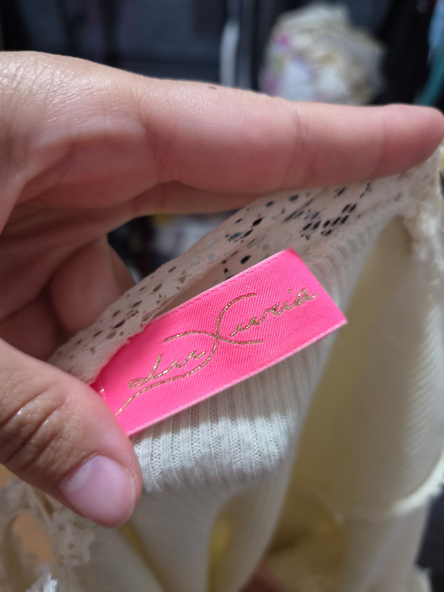 Haut beige et rose détails fleurs