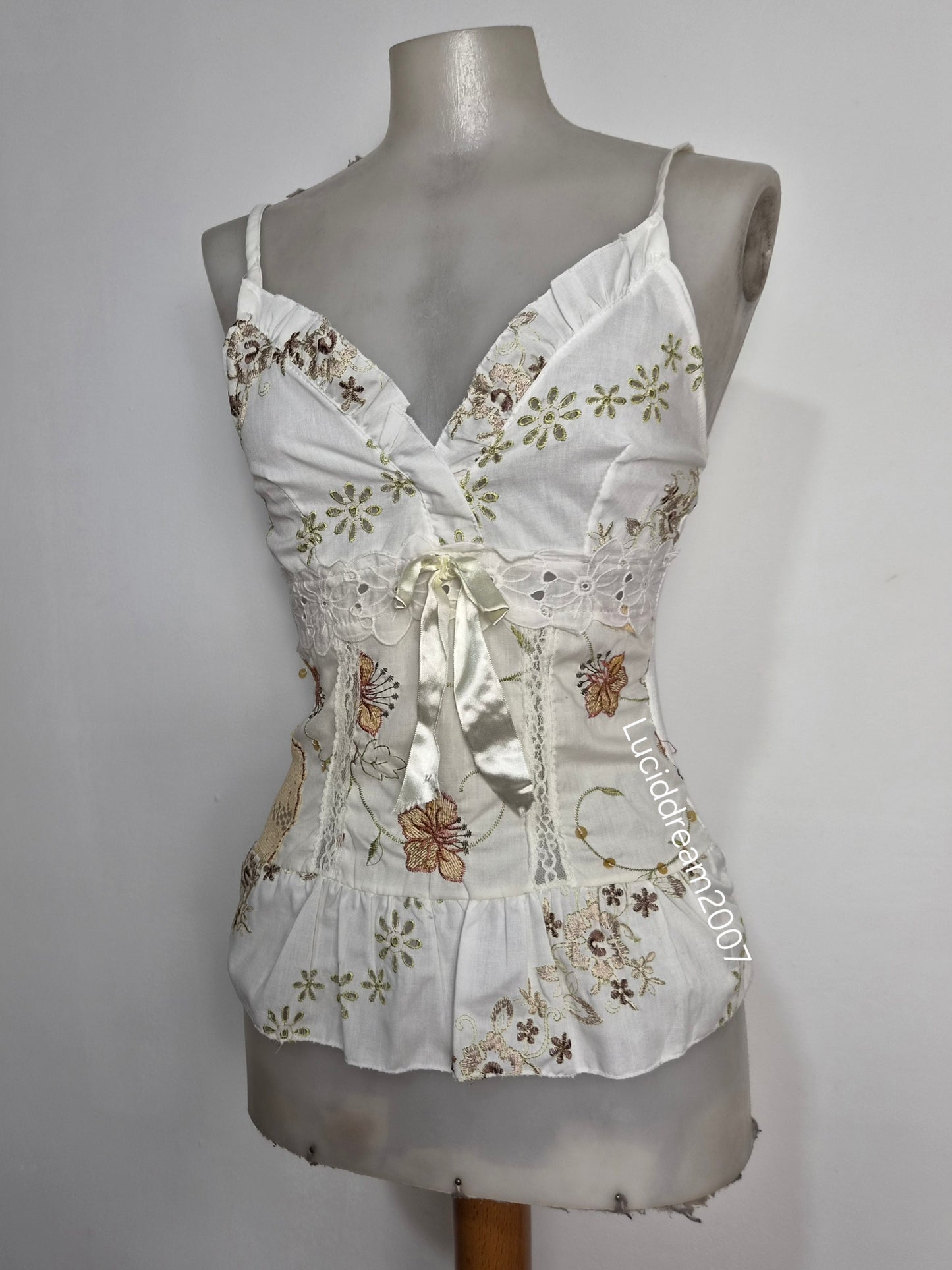 Haut blanc motif floral marron