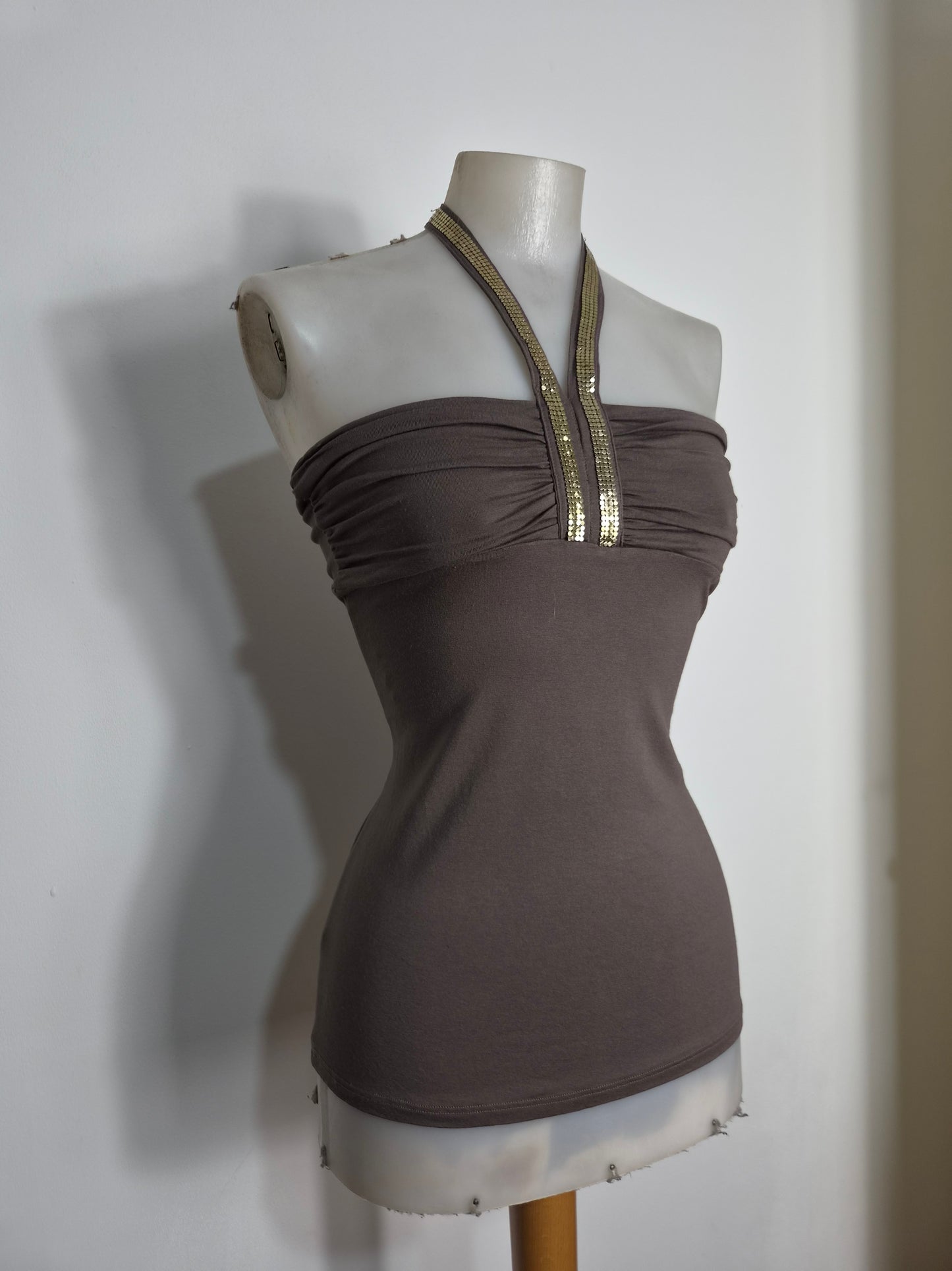 Haut dos nu marron détails strass