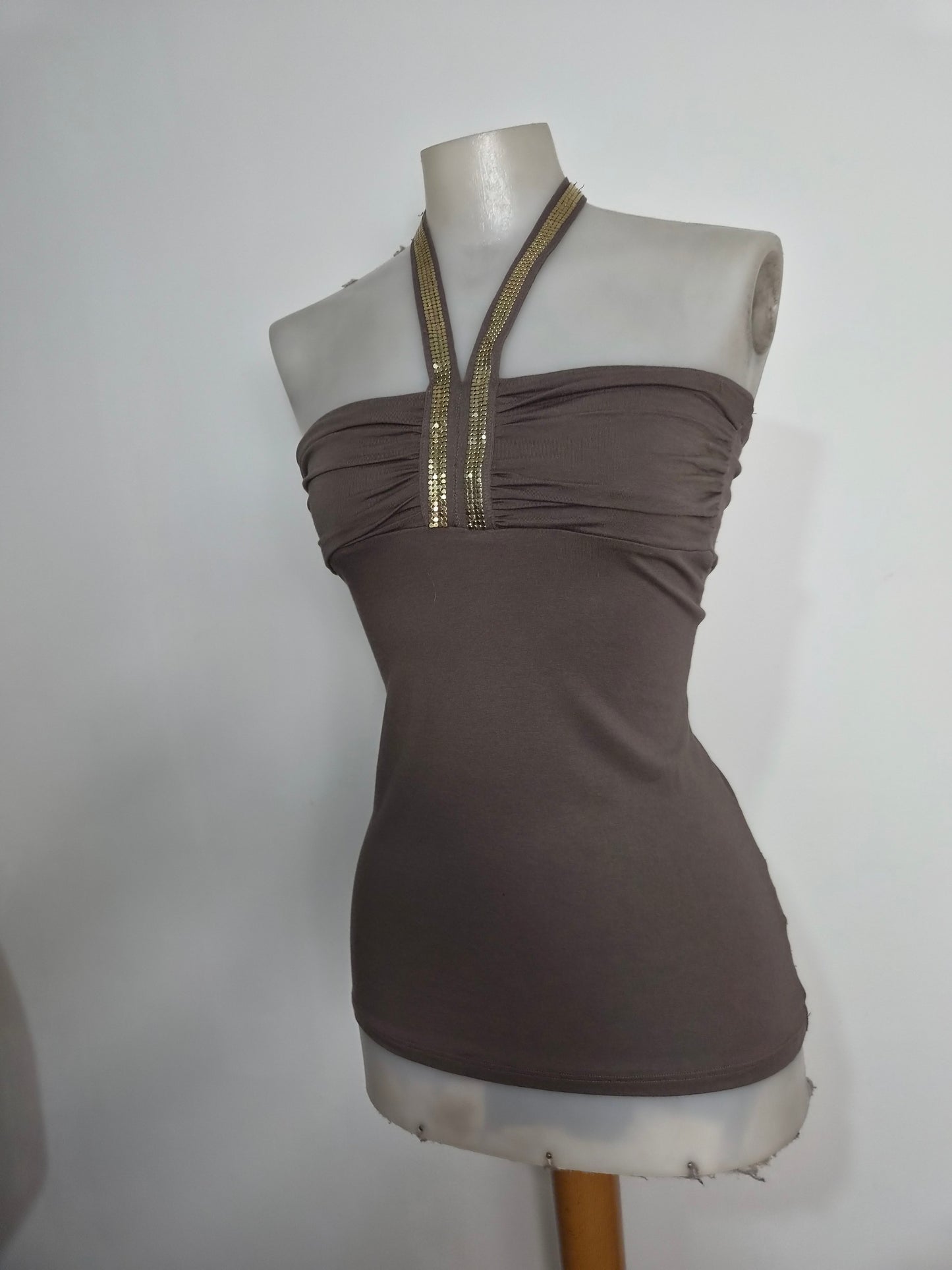 Haut dos nu marron détails strass