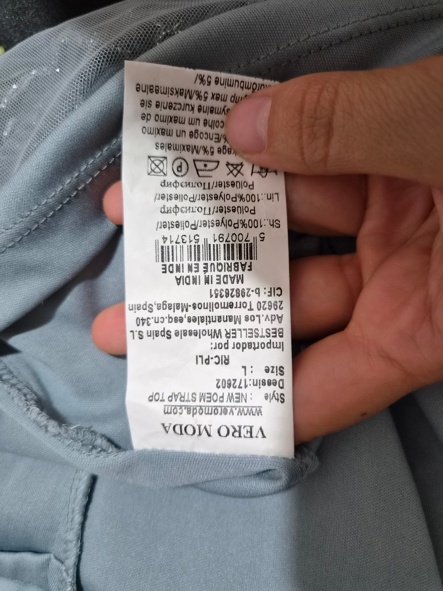 Haut en voile gris brodé de sequins