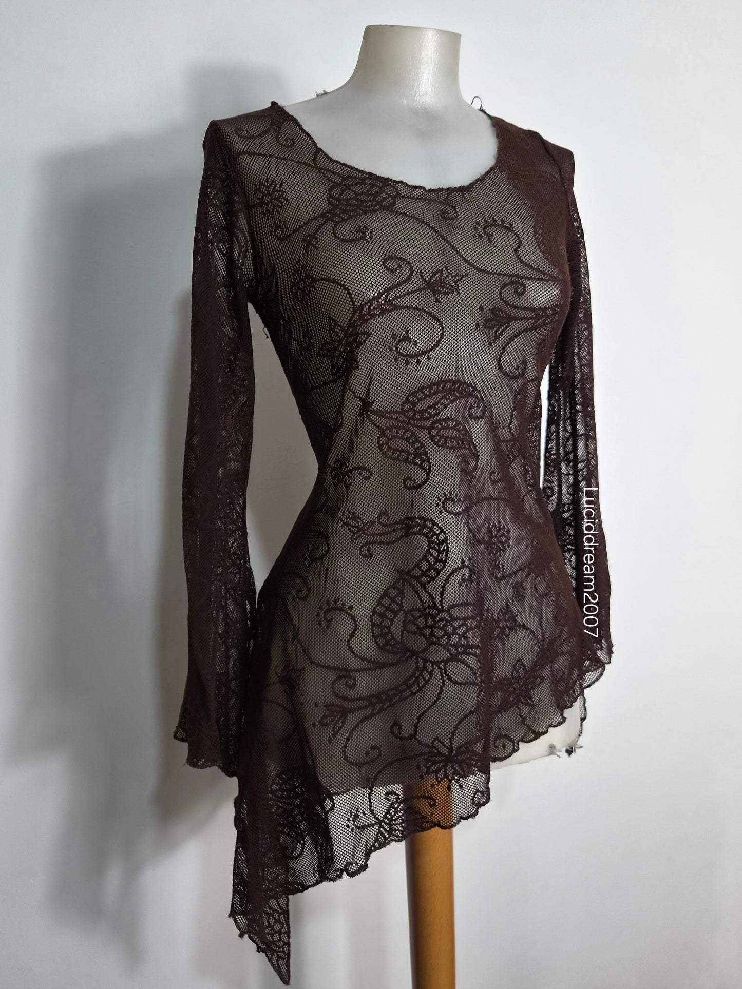 Haut asymétrique en dentelle marron