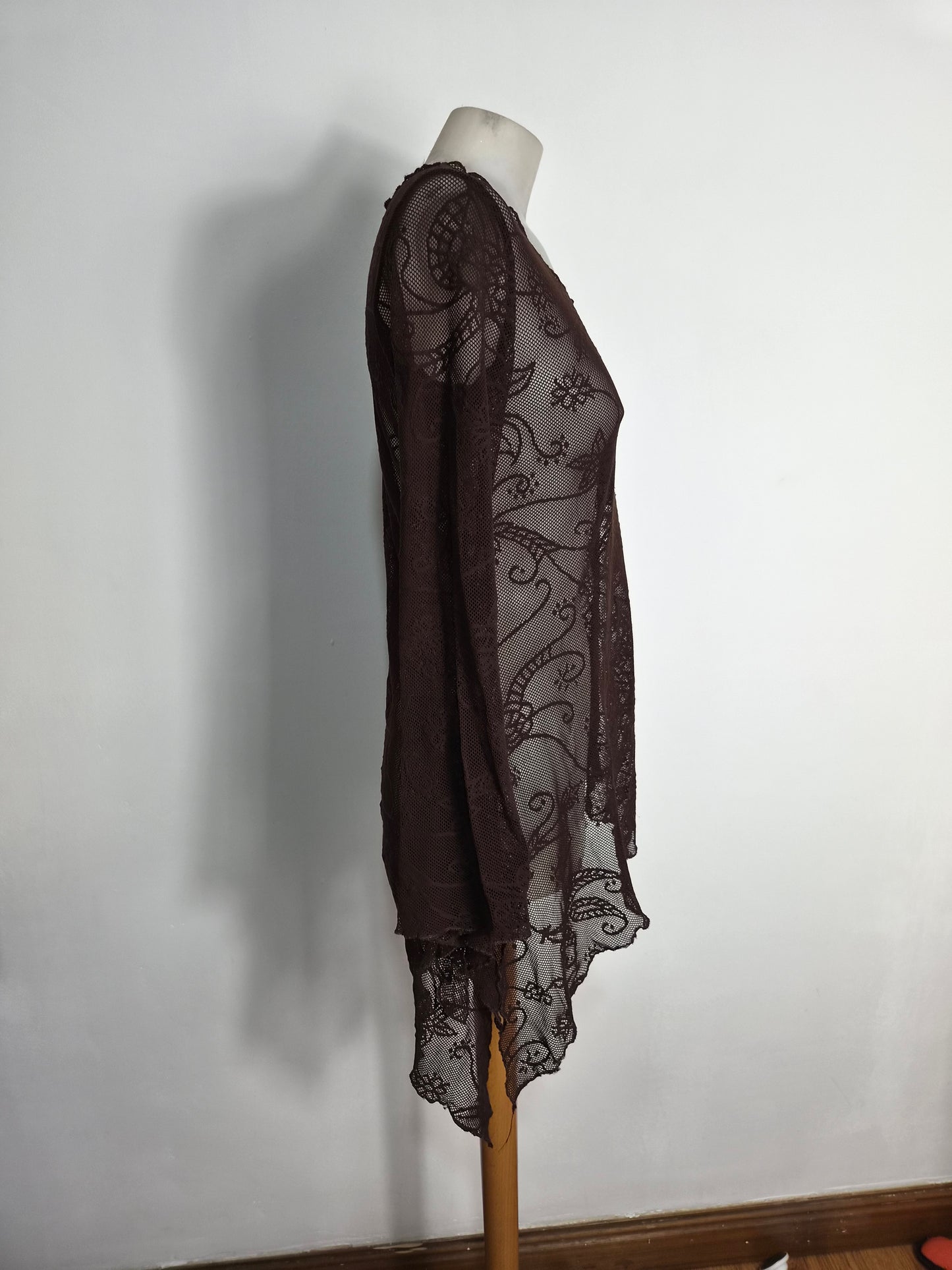 Haut asymétrique en dentelle marron