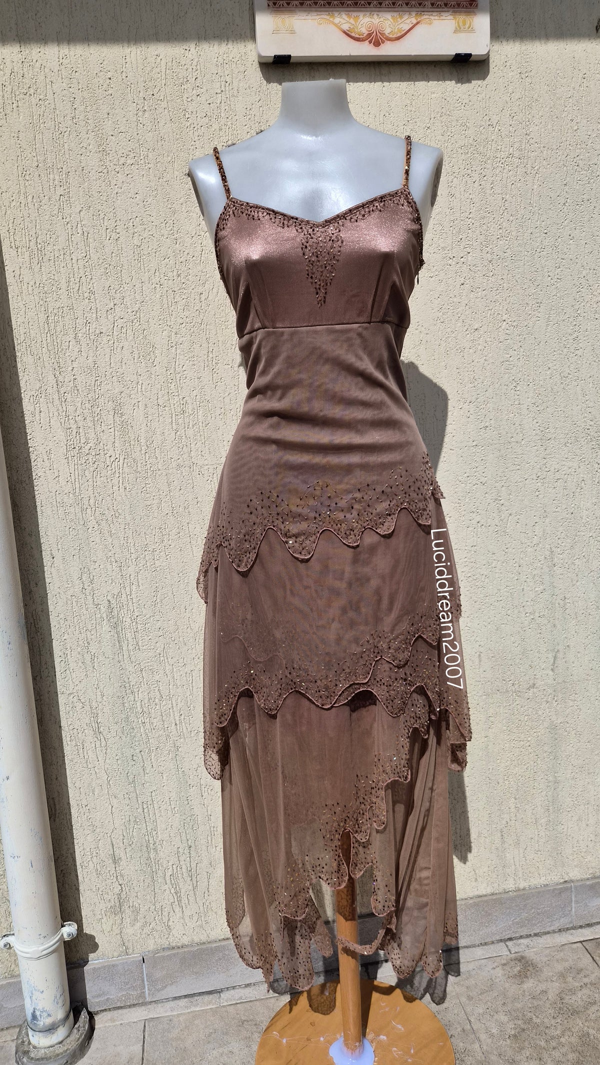 Robe brodée Aftershock