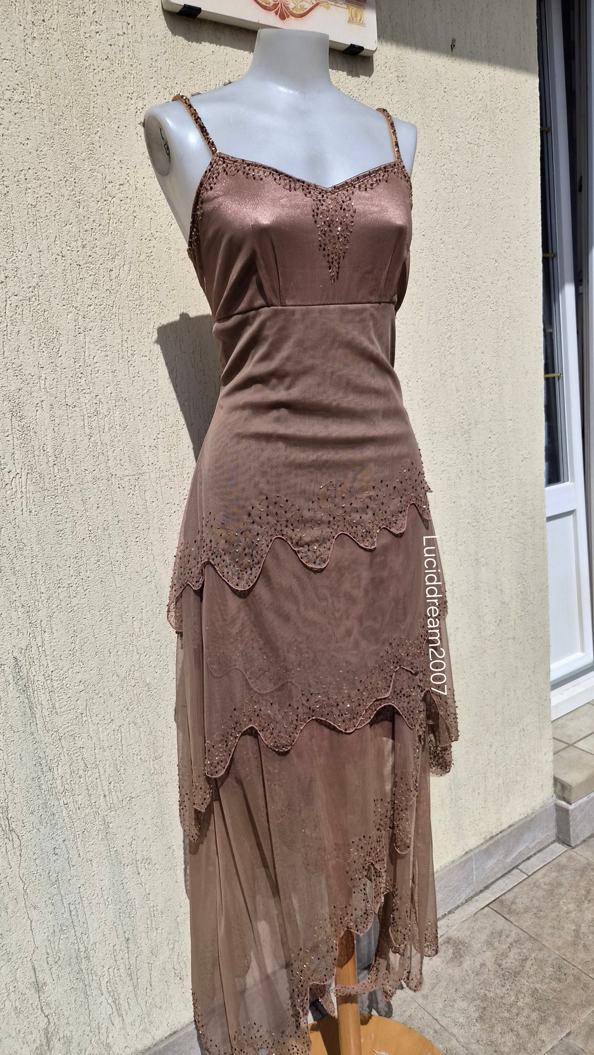 Robe brodée Aftershock