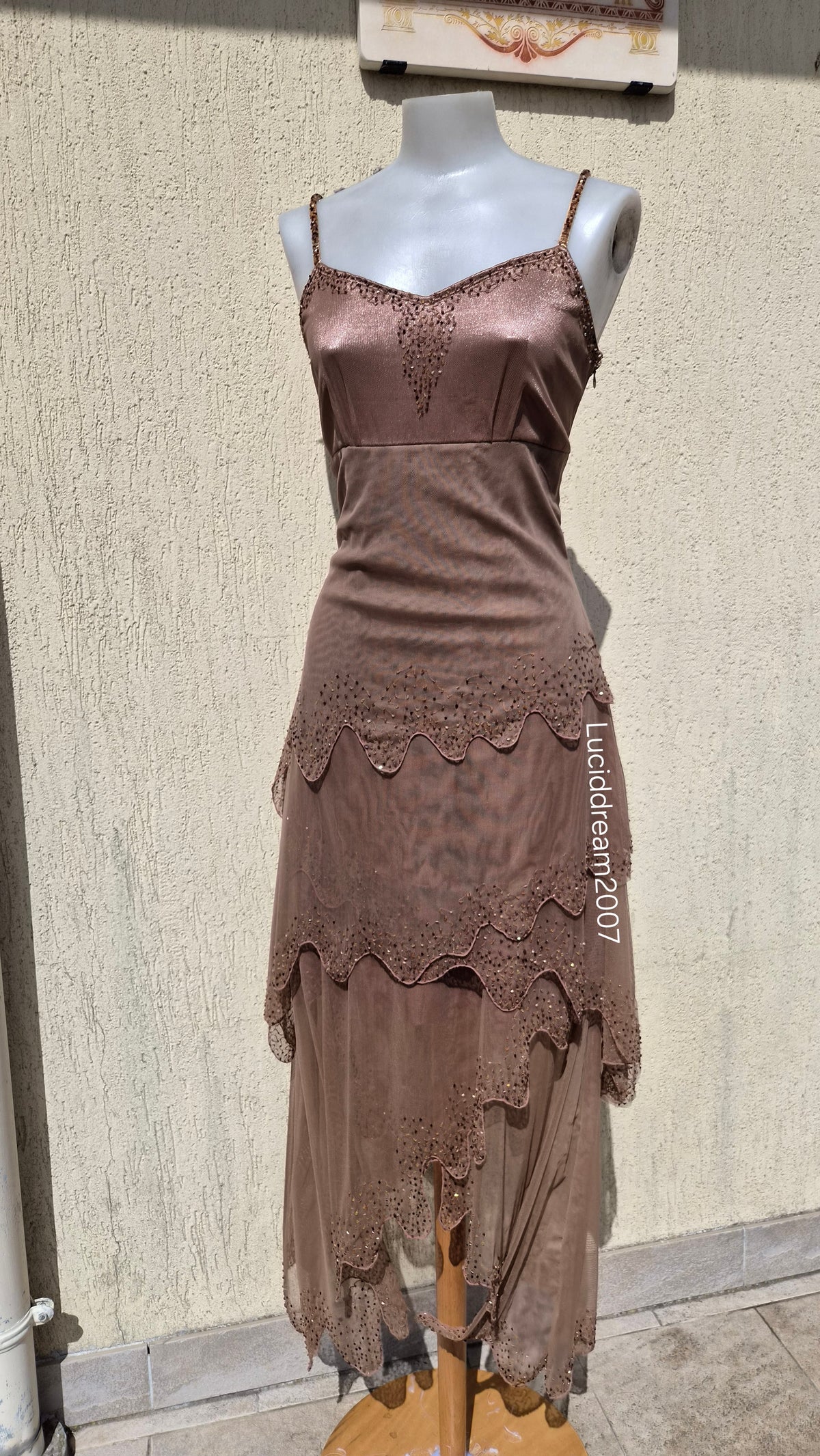 Robe brodée Aftershock