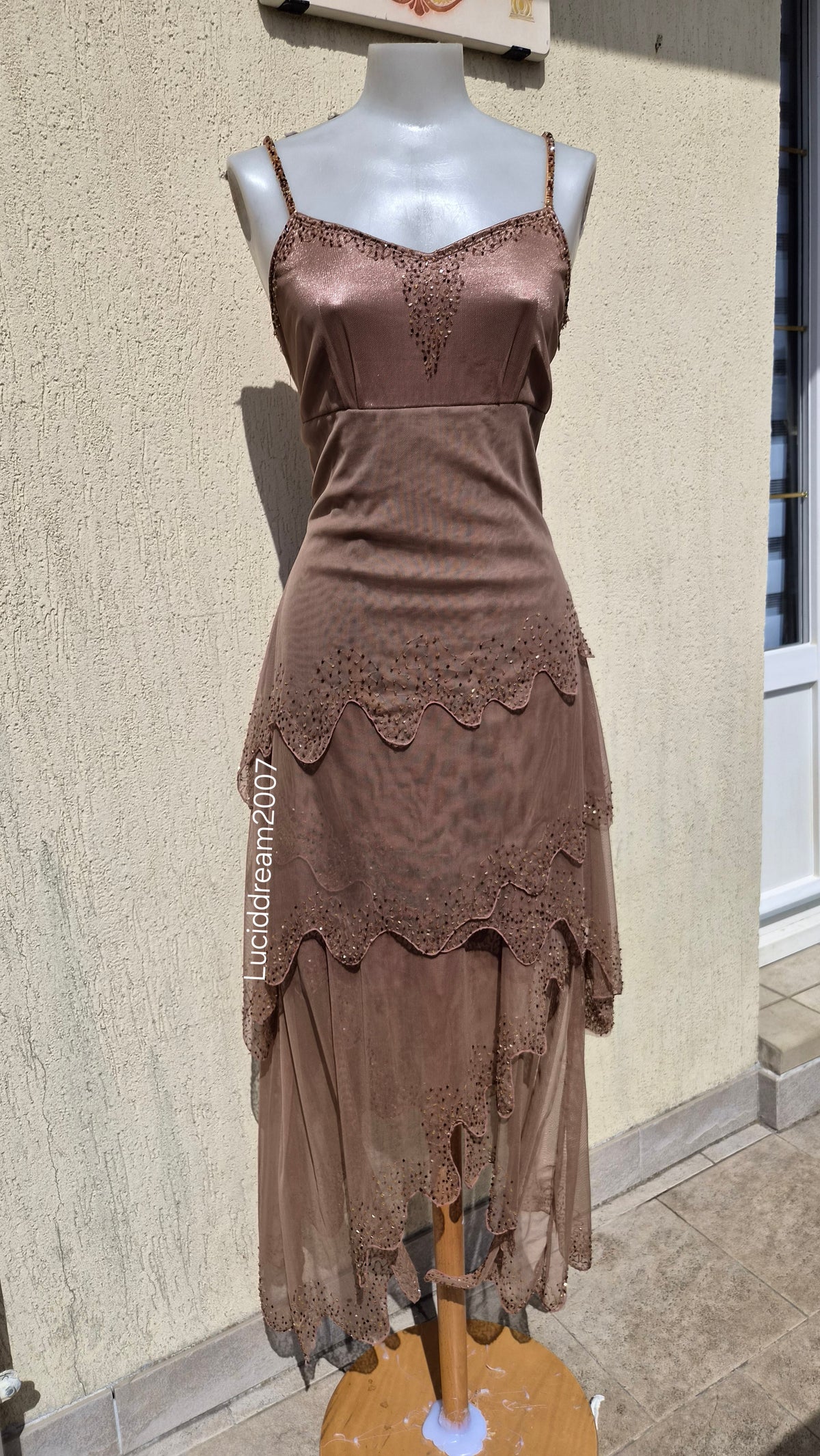 Robe brodée Aftershock