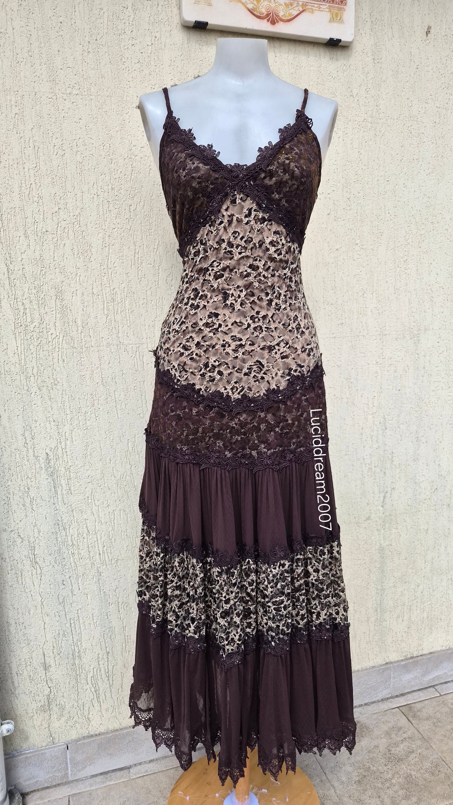 Robe marron léopard et dentelle