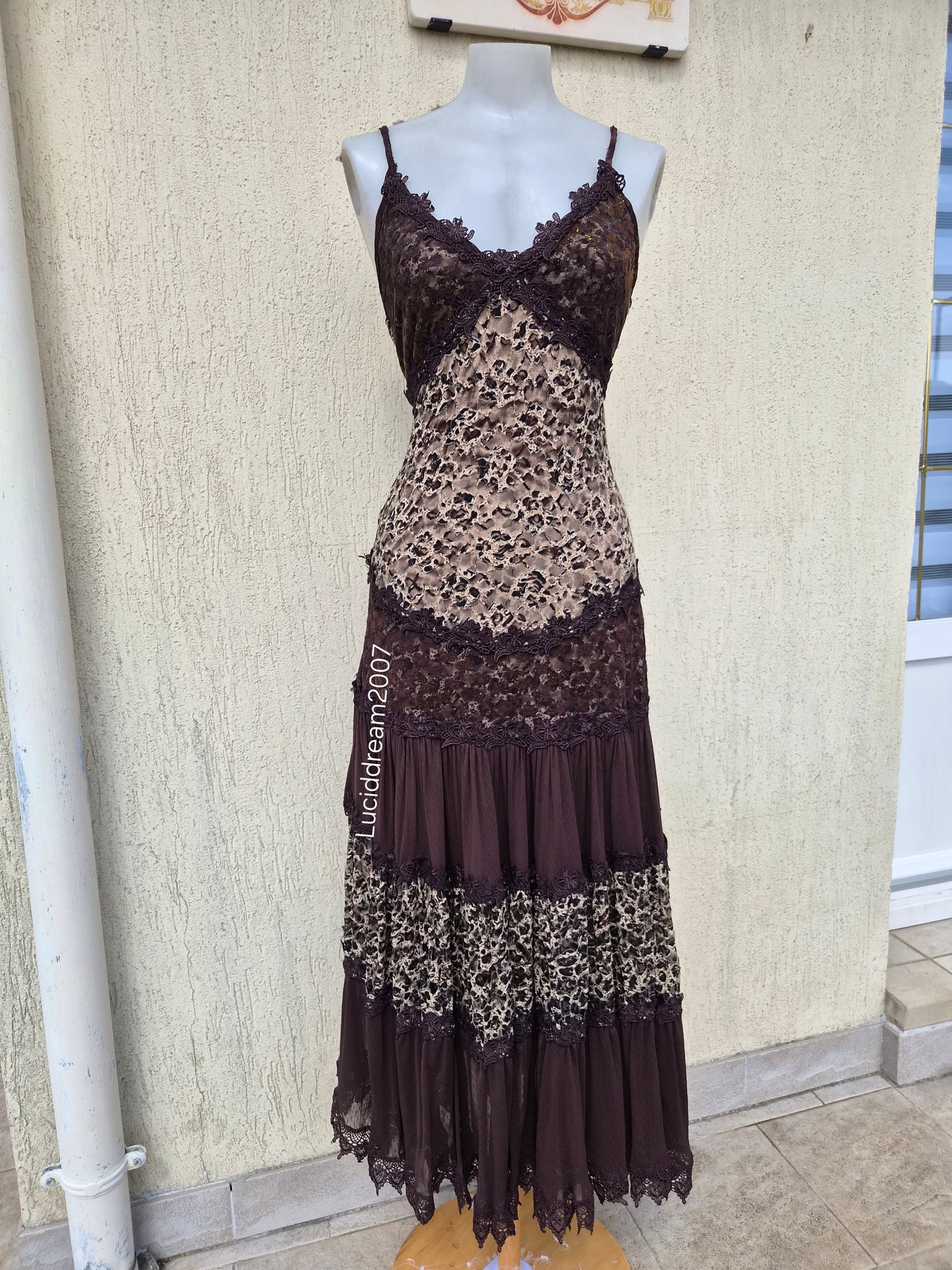 Robe marron léopard et dentelle