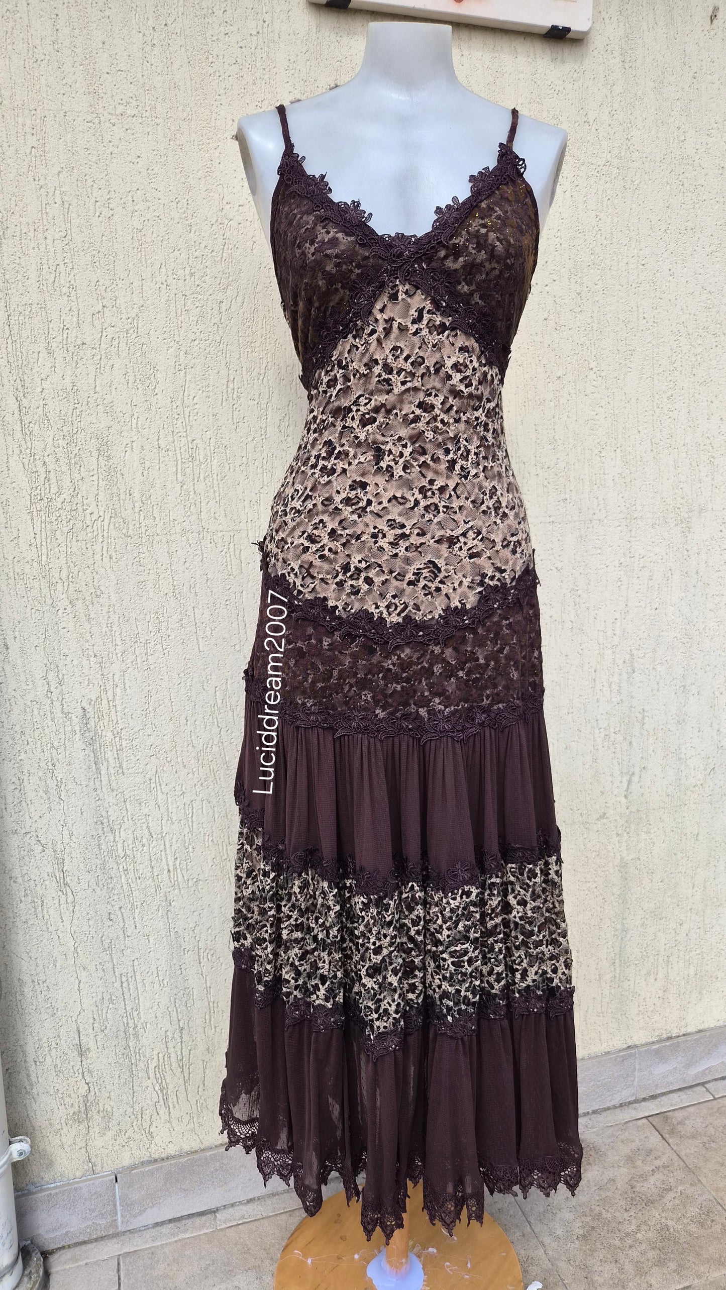 Robe marron léopard et dentelle