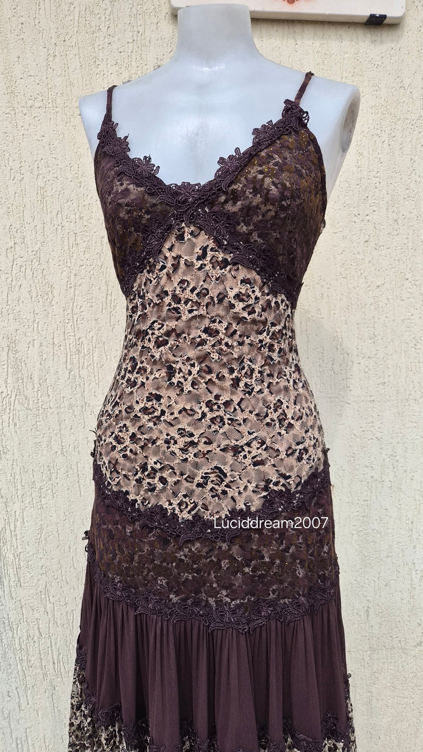 Robe marron léopard et dentelle