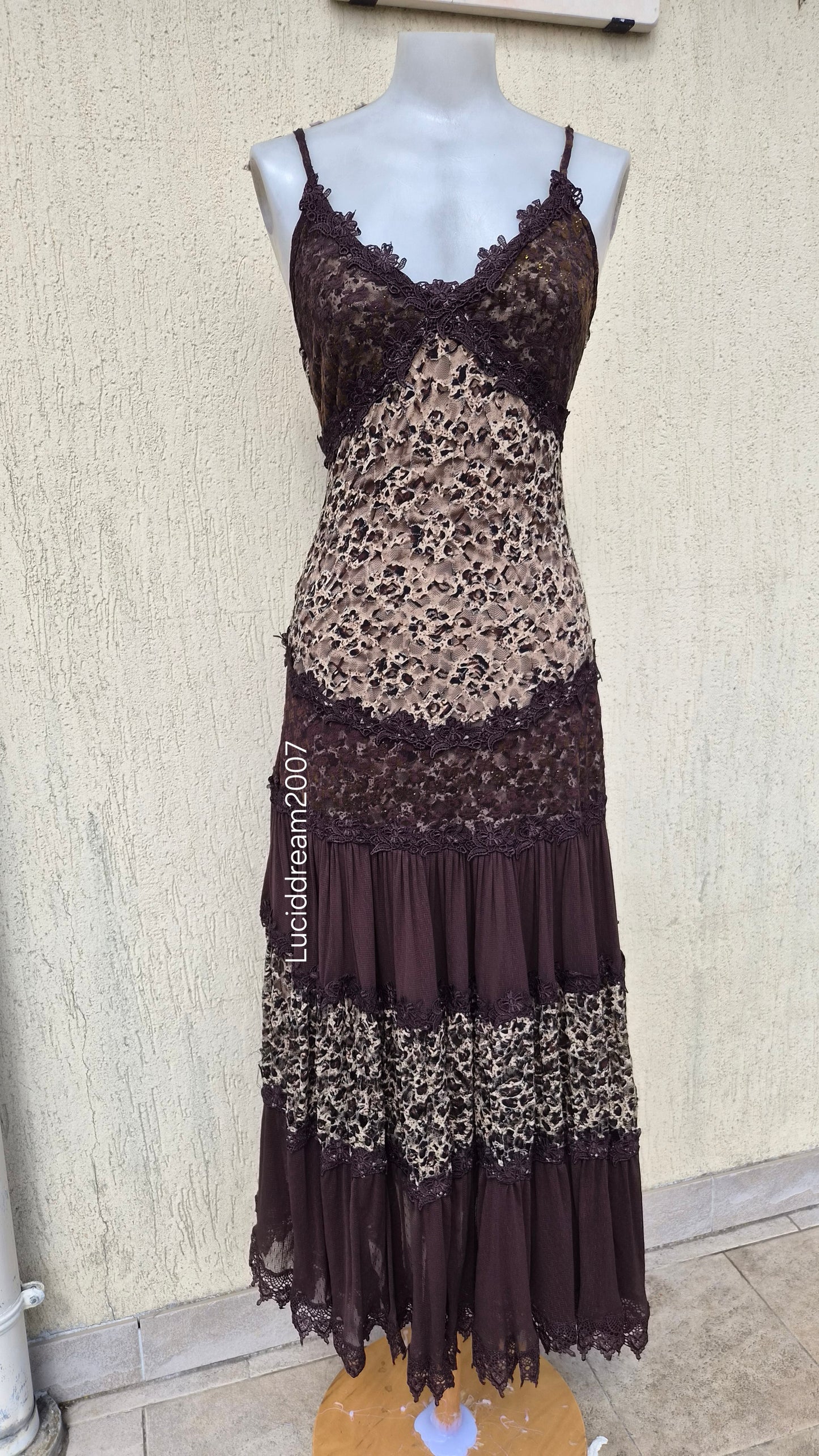 Robe marron léopard et dentelle