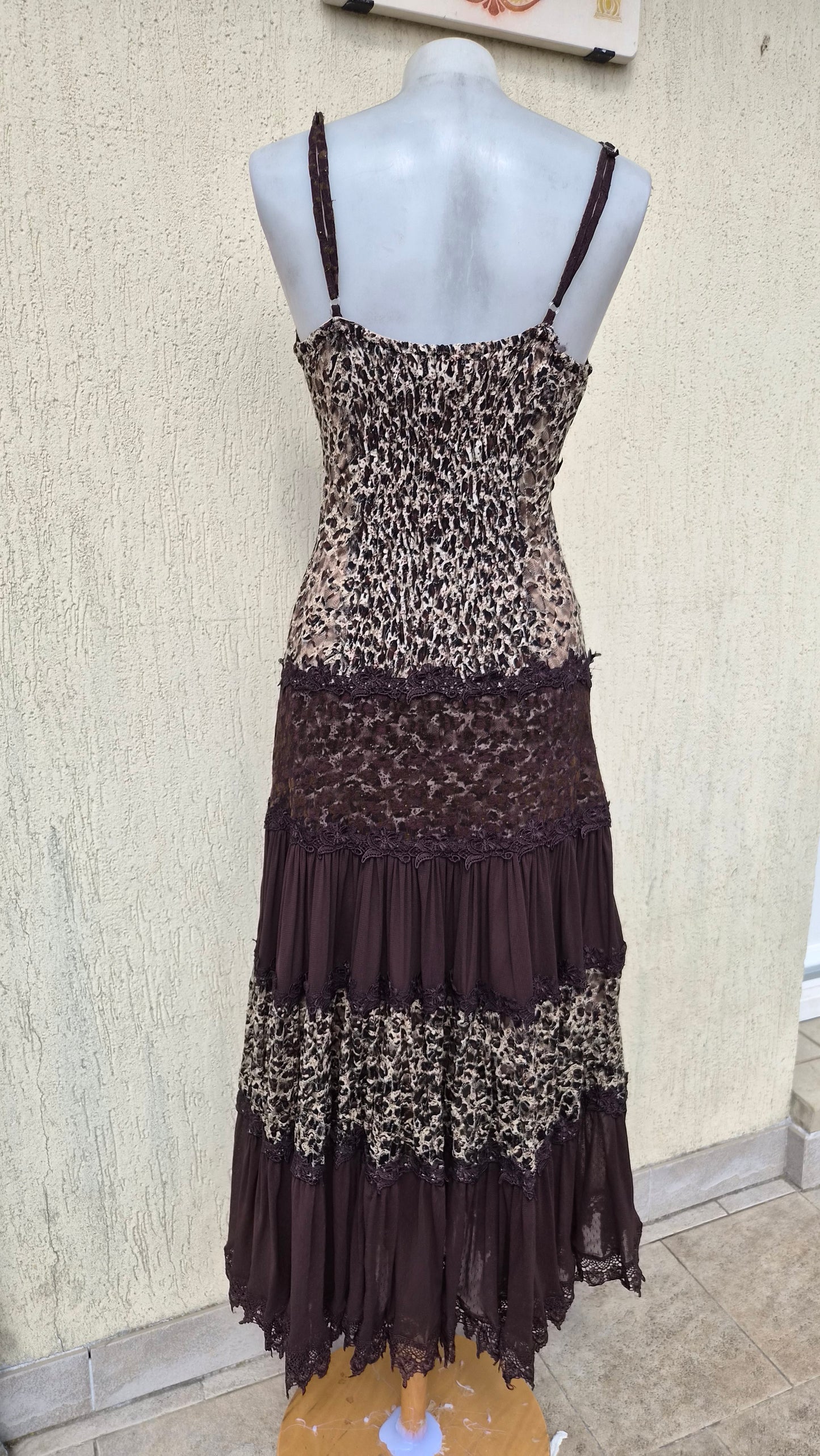 Robe marron léopard et dentelle