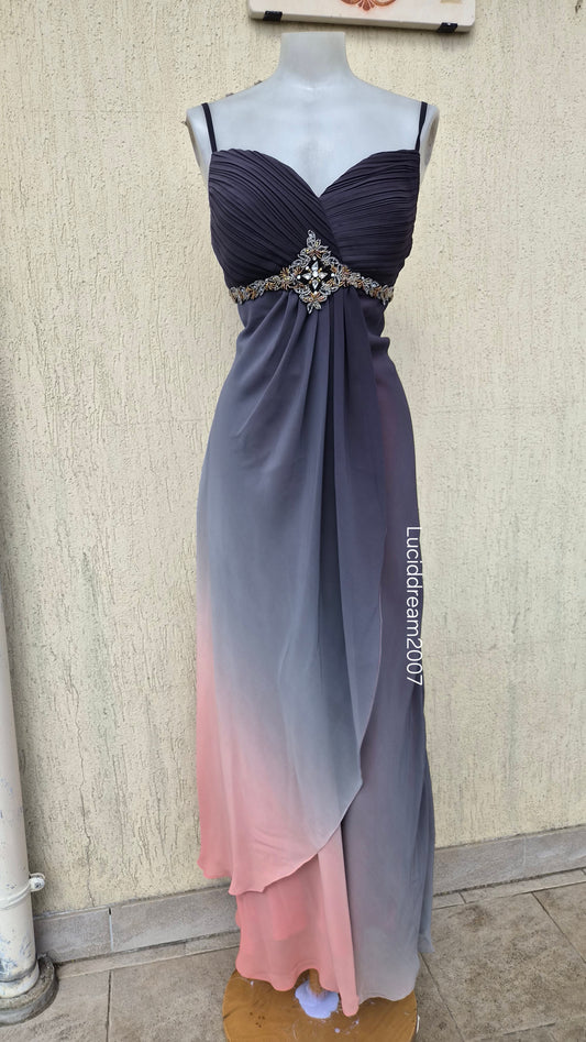 Robe tons gris et rose détails broderies
