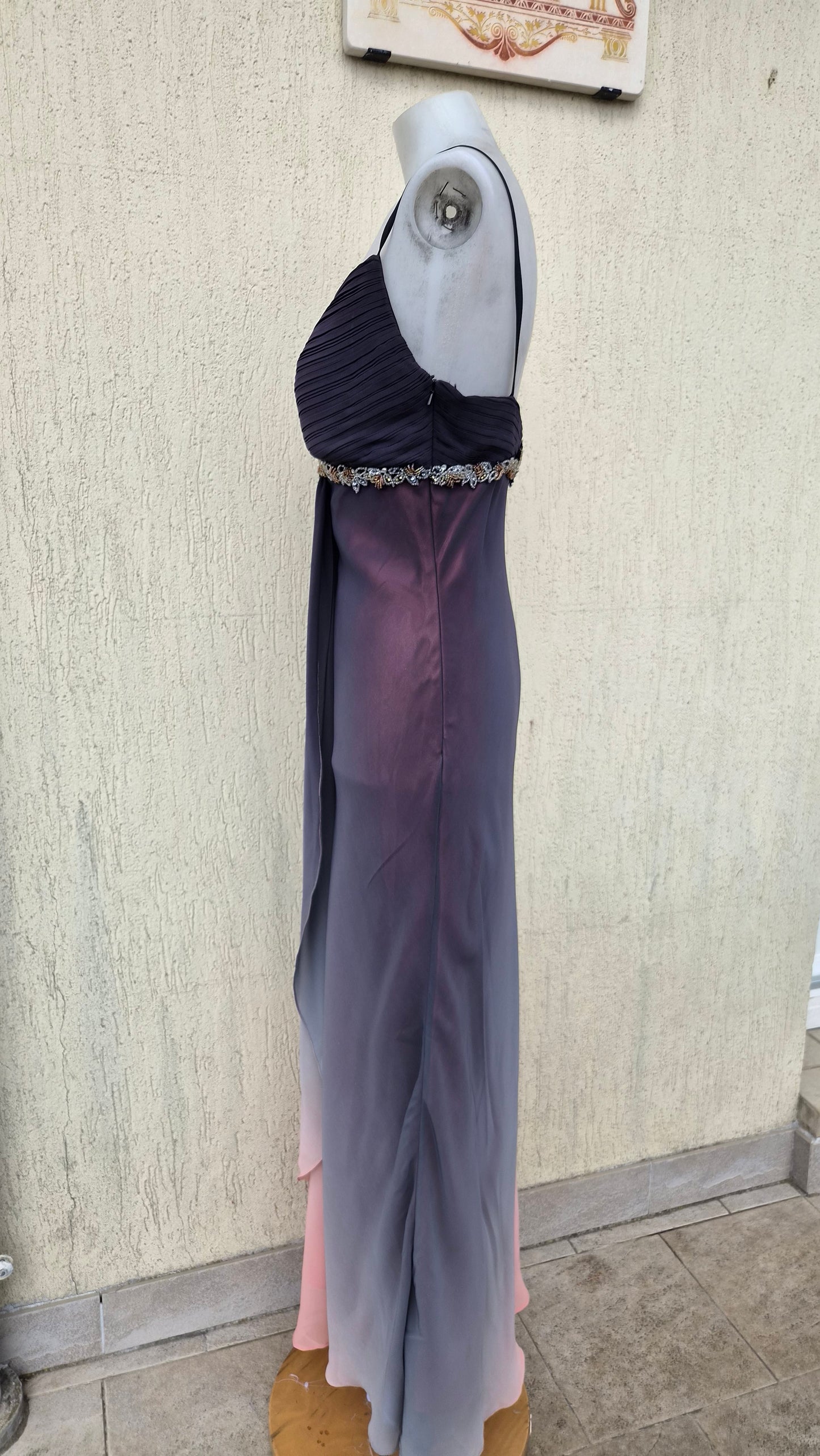 Robe tons gris et rose détails broderies