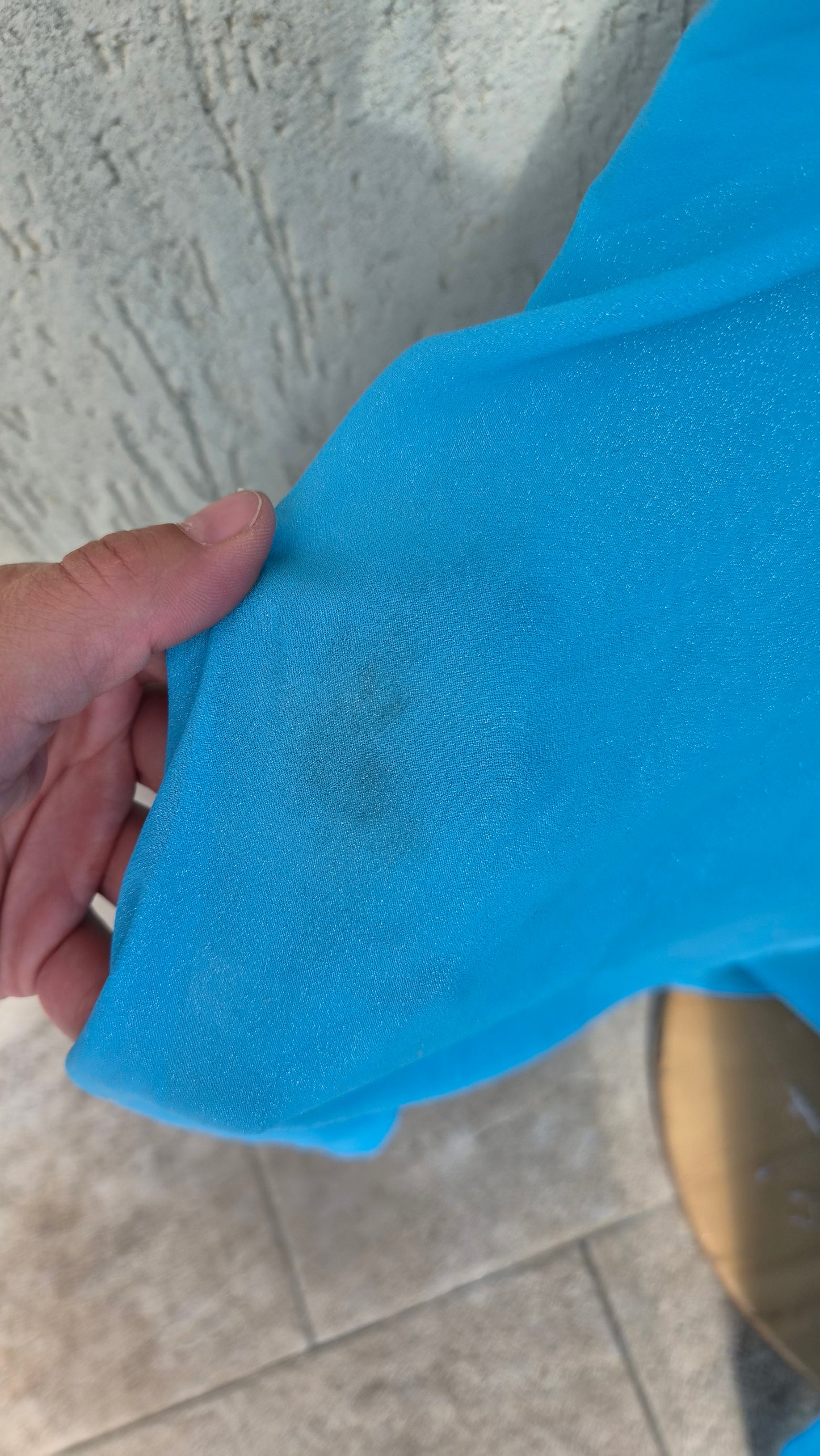 Robe bleue dos nu détails broderies