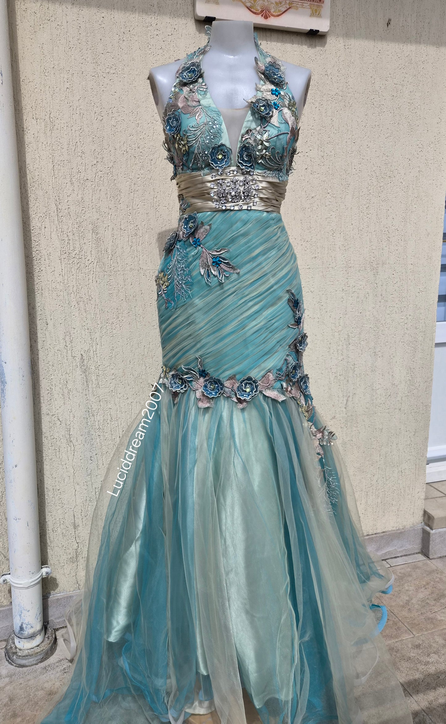 Maxi robe vert d'eau avec broderies