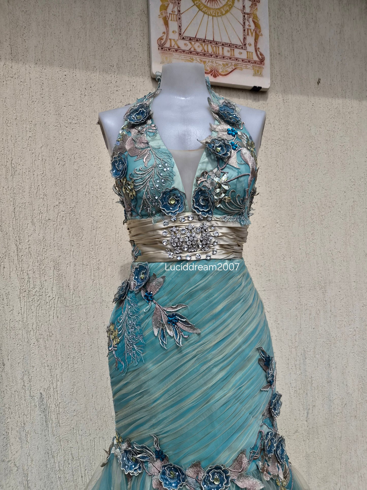 Maxi robe vert d'eau avec broderies