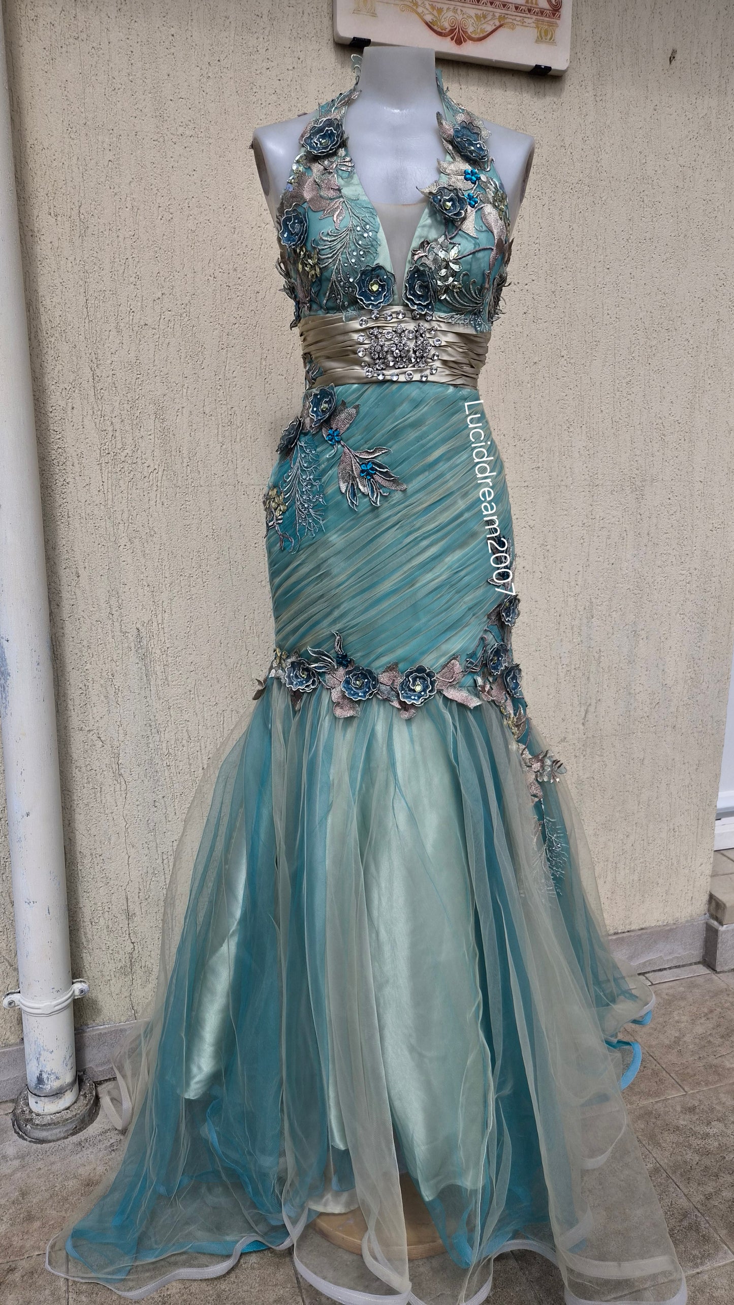Maxi robe vert d'eau avec broderies