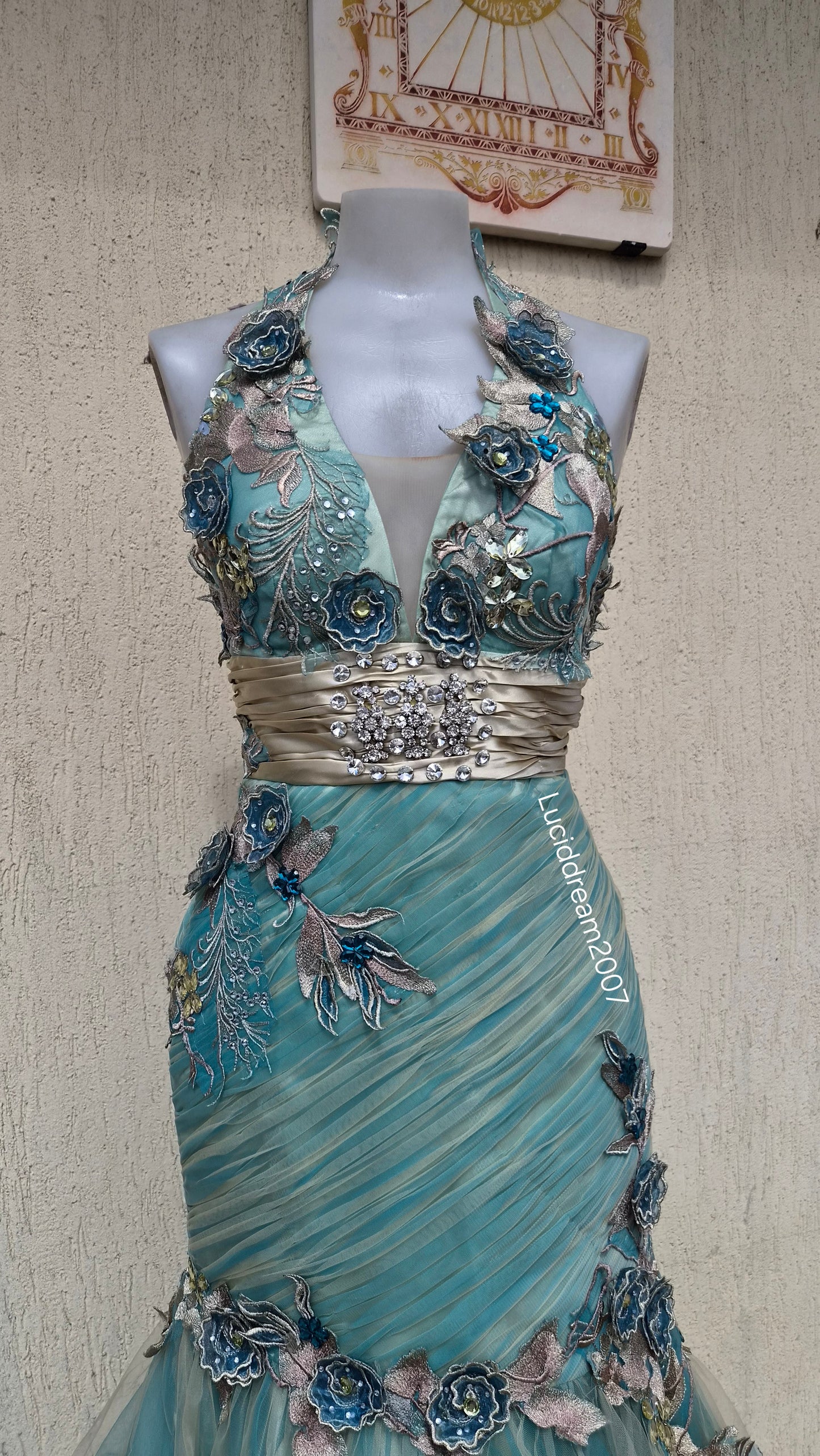 Maxi robe vert d'eau avec broderies