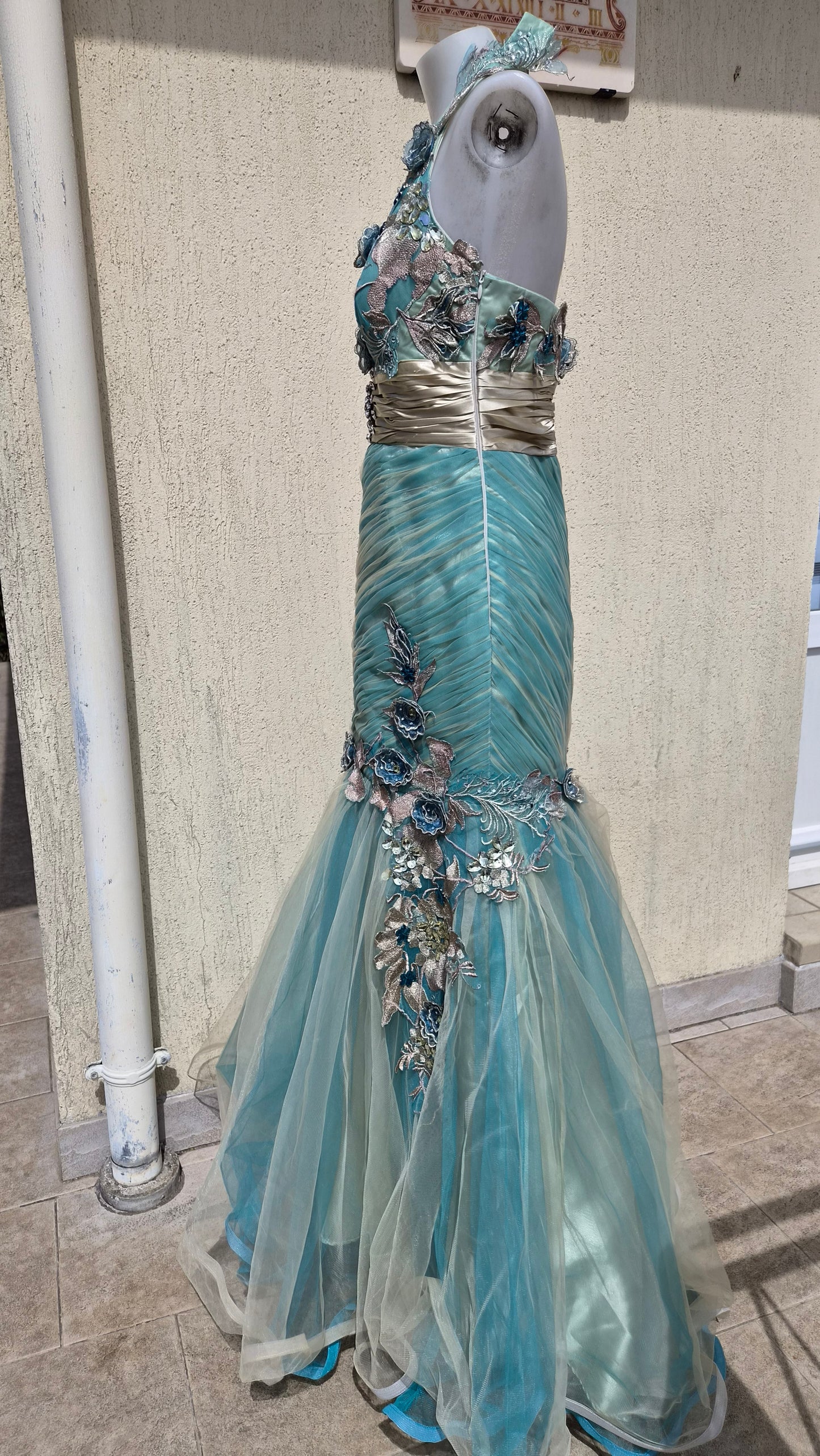 Maxi robe vert d'eau avec broderies