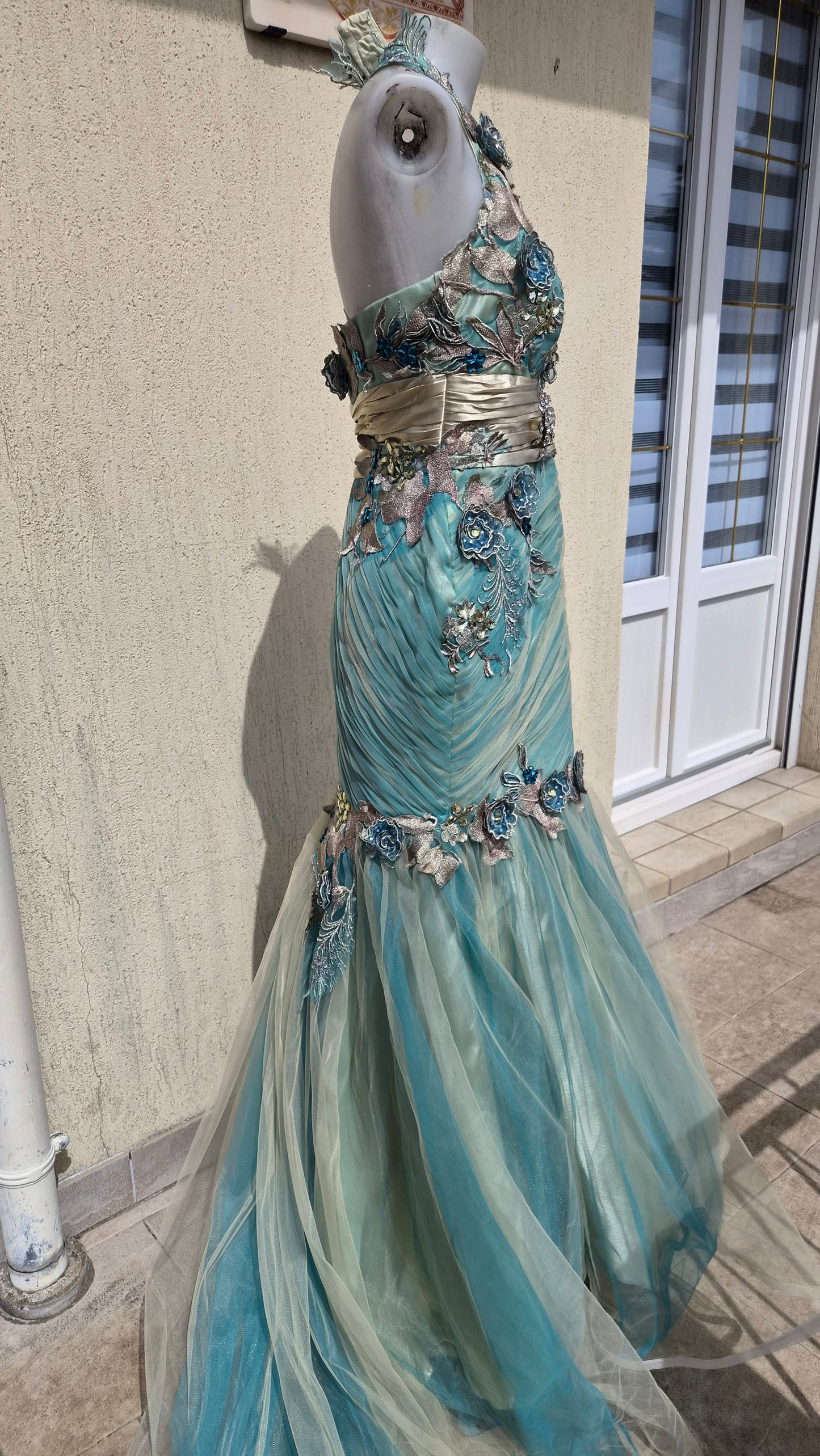Maxi robe vert d'eau avec broderies